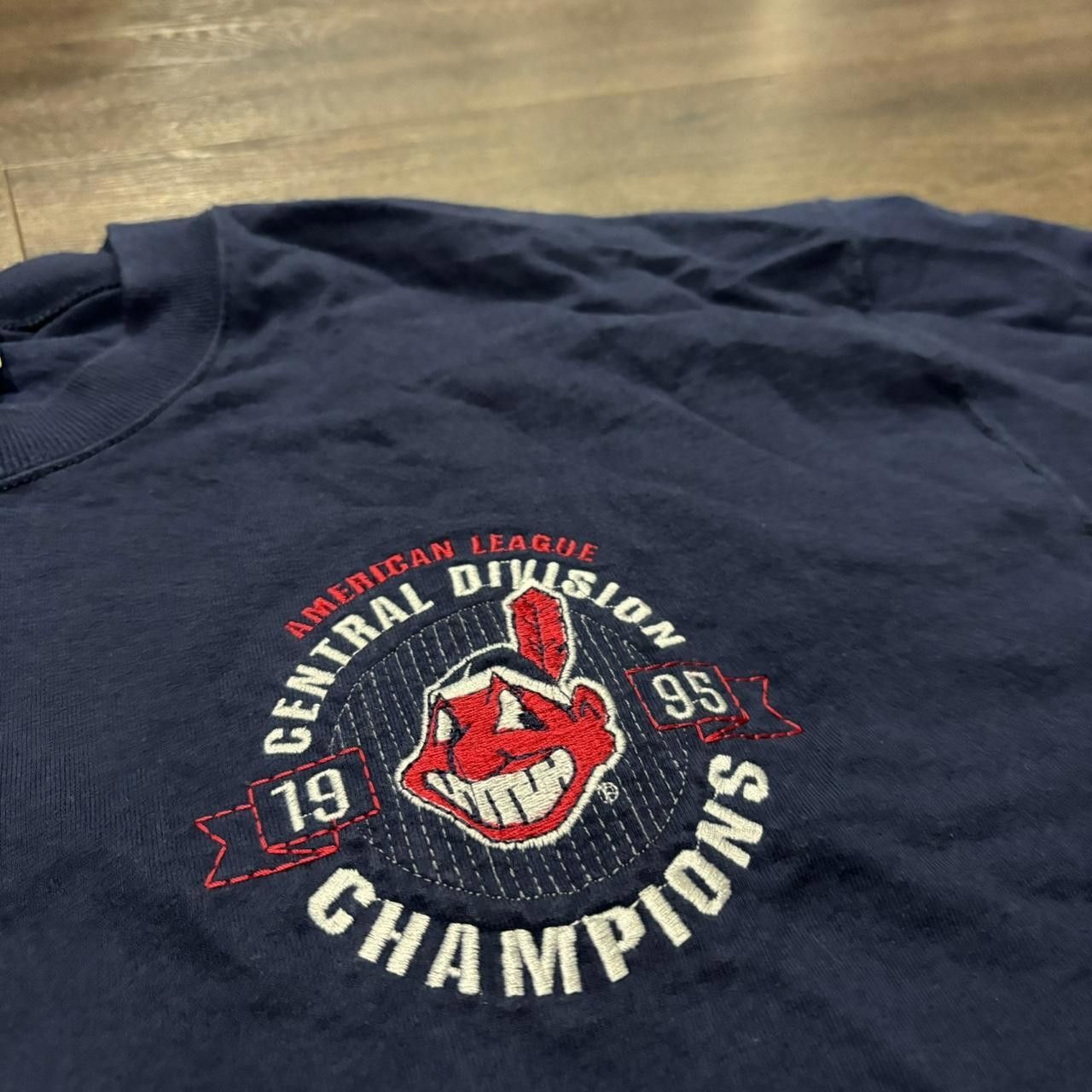 Salem Sportswear Vintage Cleveland Indians central division champions t shirt Size US XL / EU 56 / 4 - 1 Thumbnail