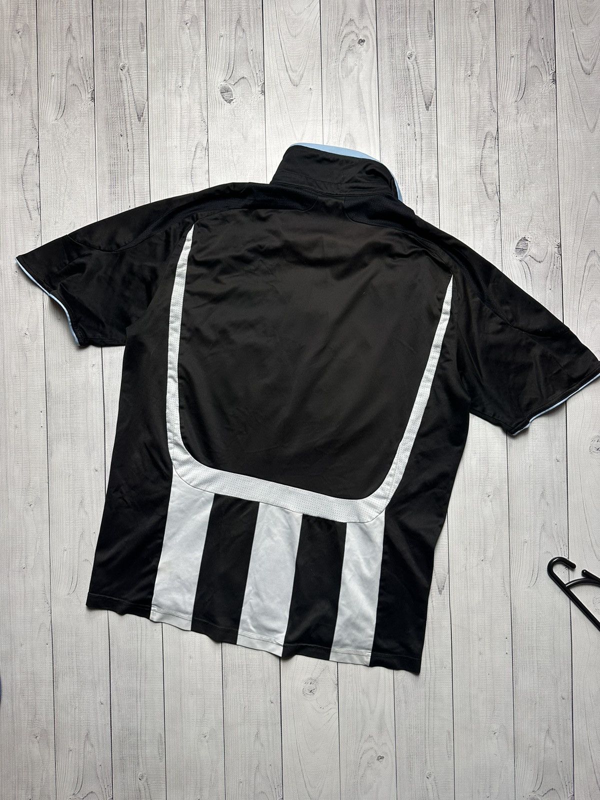 Adidas × Vintage Vintage adidas New Castle United soccer jersey size M Size US M / EU 48-50 / 2 - 9 Thumbnail