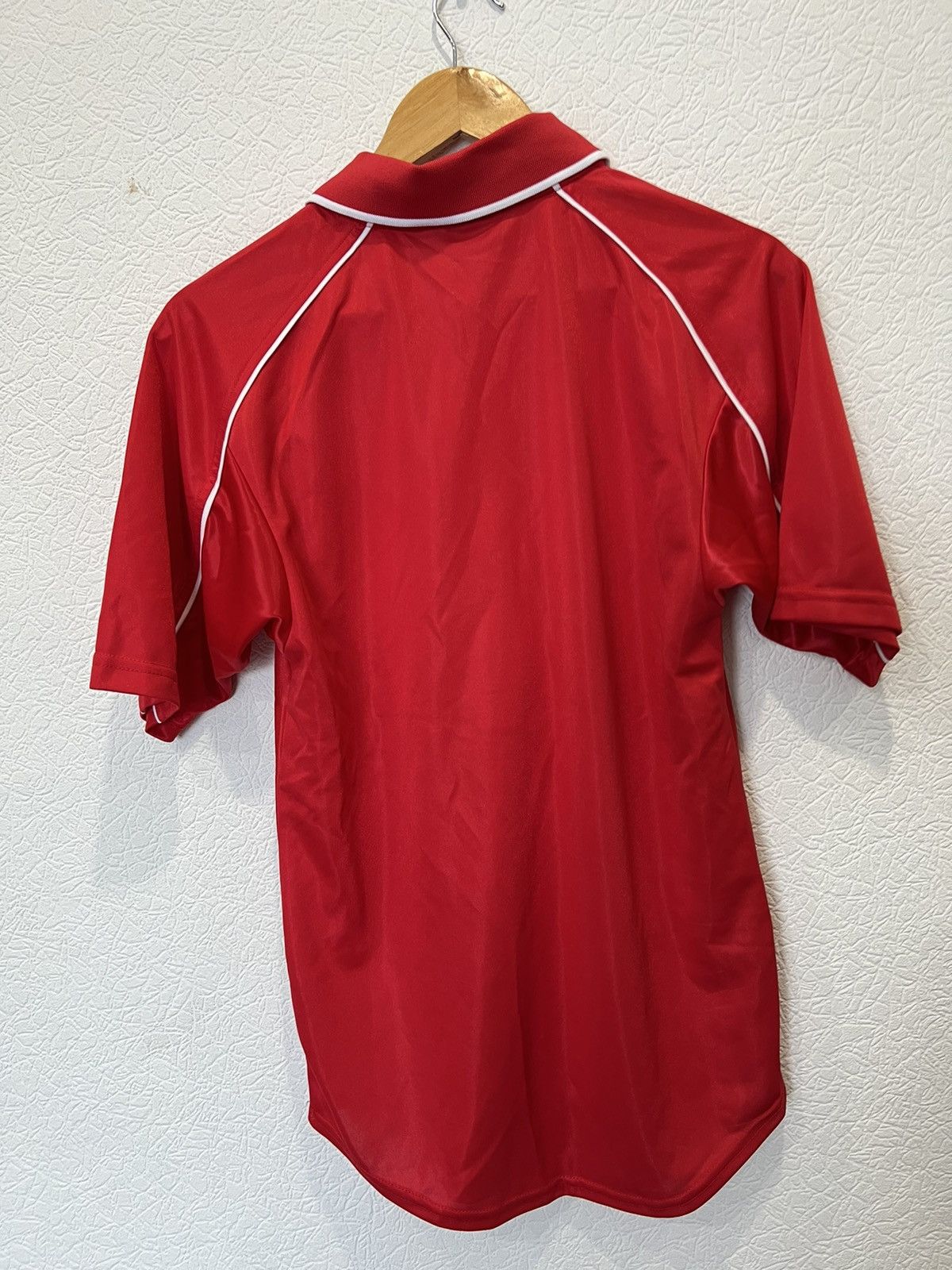 Other Liverpool 00’s Soccer Jersey Football Shirt Size US S / EU 44-46 / 1 - 5 Thumbnail