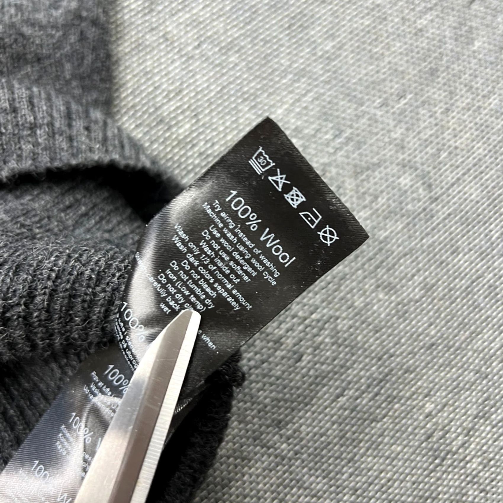 Vintage ULVANG Norway Womens Sweater Small 100% Wool Gamvik Gray 1/4 Zip Turtle Neck Pullover Knit Casual, Travel, Workwear Womens Size S / US 4 / IT 40 - 7 Thumbnail