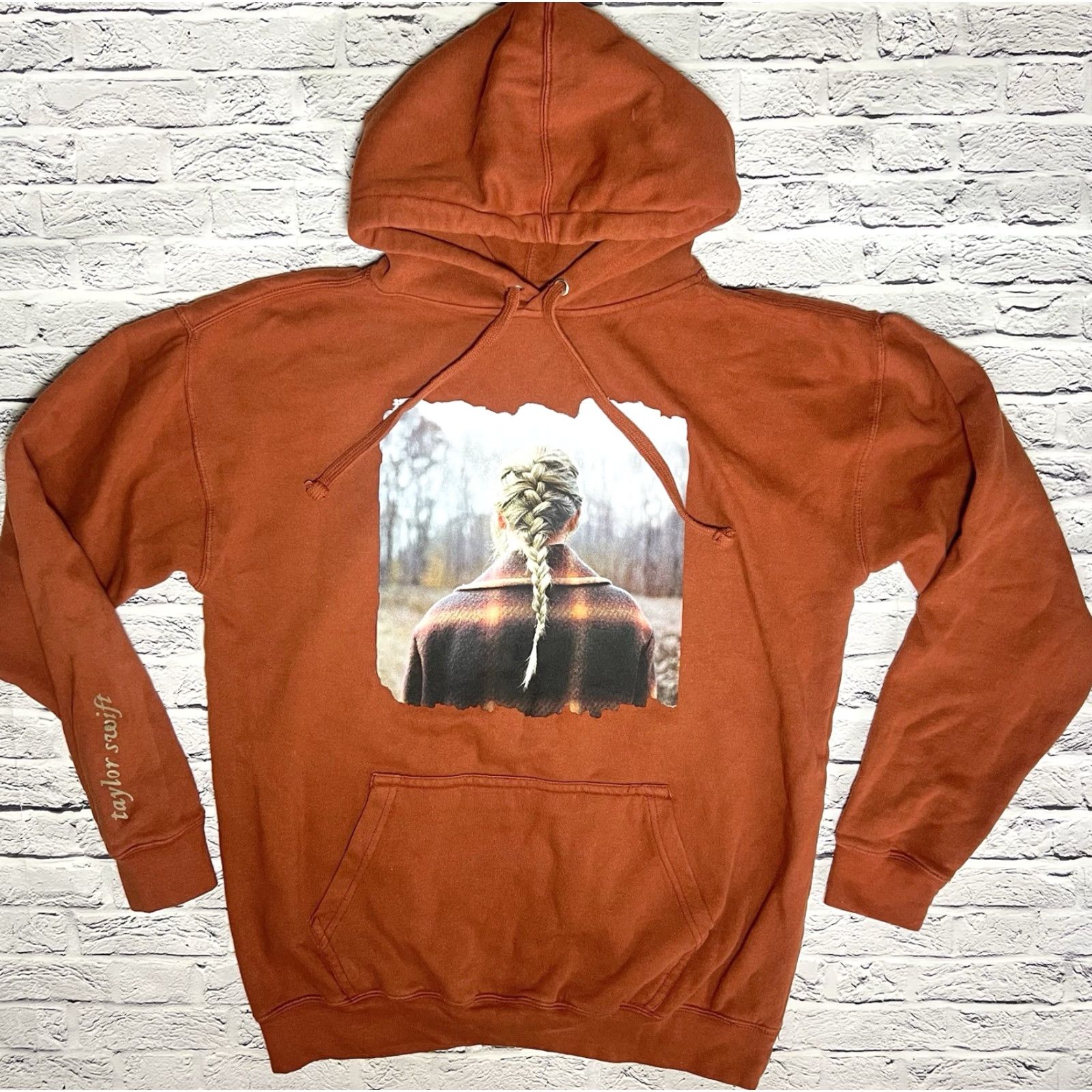 Vintage Taylor Swift Hoodie Pullover Women S Orange Logo Sweatshirt Big Burnt Orange Braided Evermore 90s? Size S / US 4 / IT 40 - 2 Thumbnail
