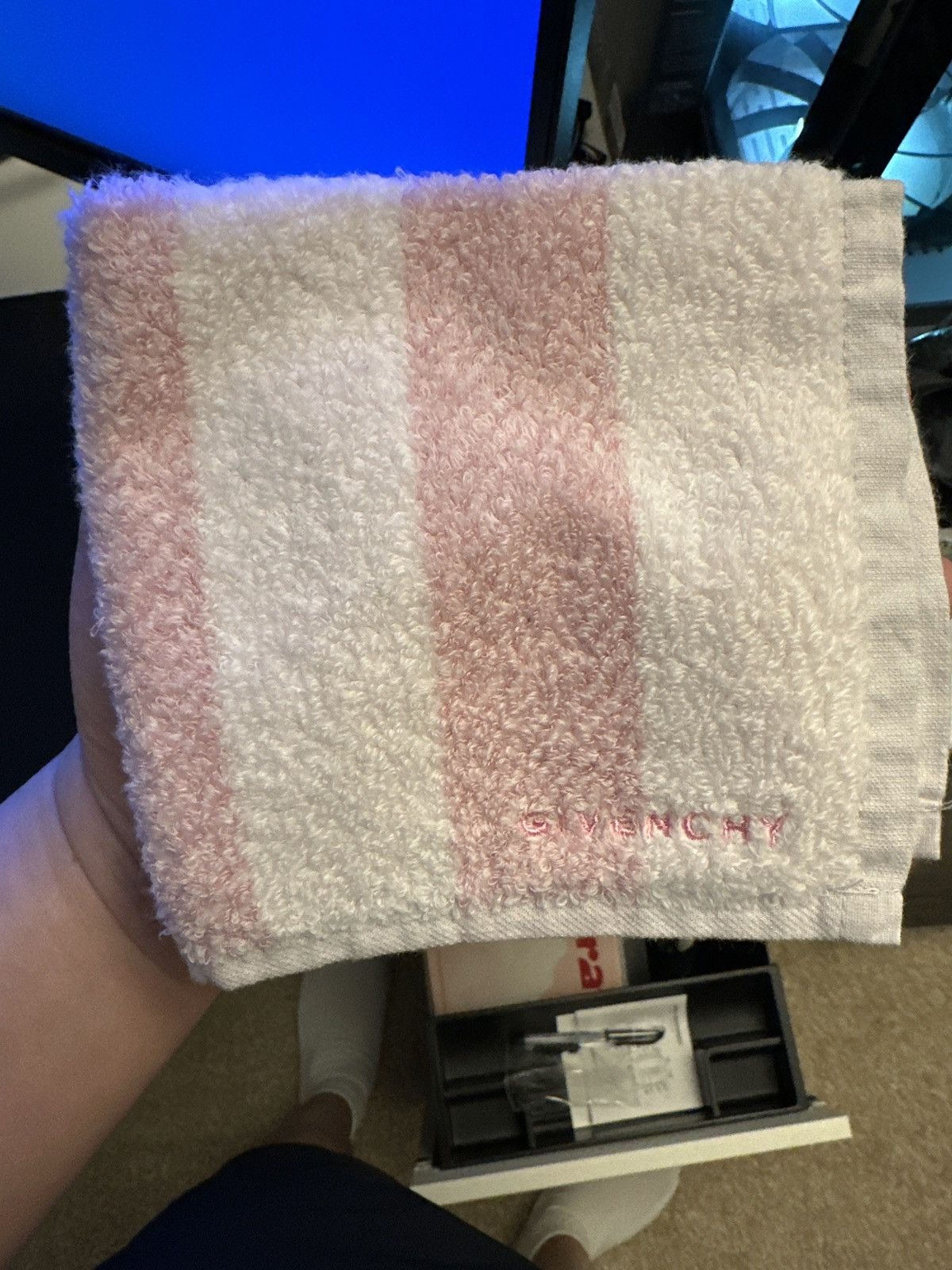 Givenchy Givenchy Hand Towel Size ONE SIZE - 4 Thumbnail