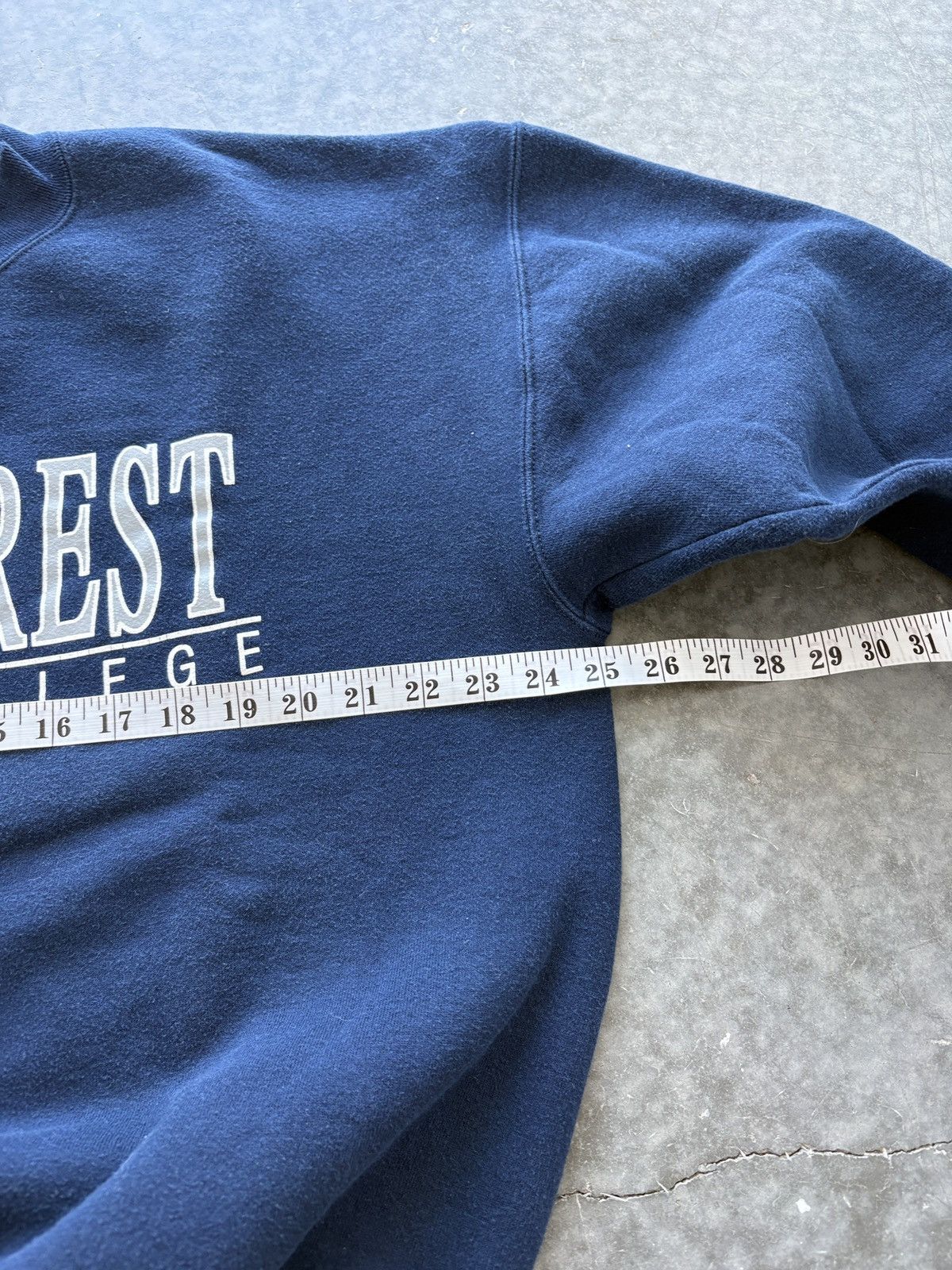 Vintage Vintage 90s Lake Forest College Sweatshirt Boxy Fit Size US XL / EU 56 / 4 - 4 Thumbnail