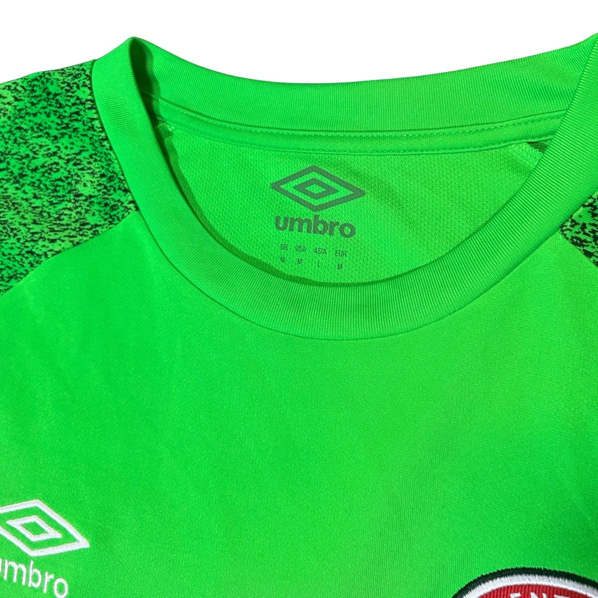 Umbro Brentford FC Bees Goalkeeper Shirt Green Soccer Jersey Umbro Size US M / EU 48-50 / 2 - 3 Thumbnail