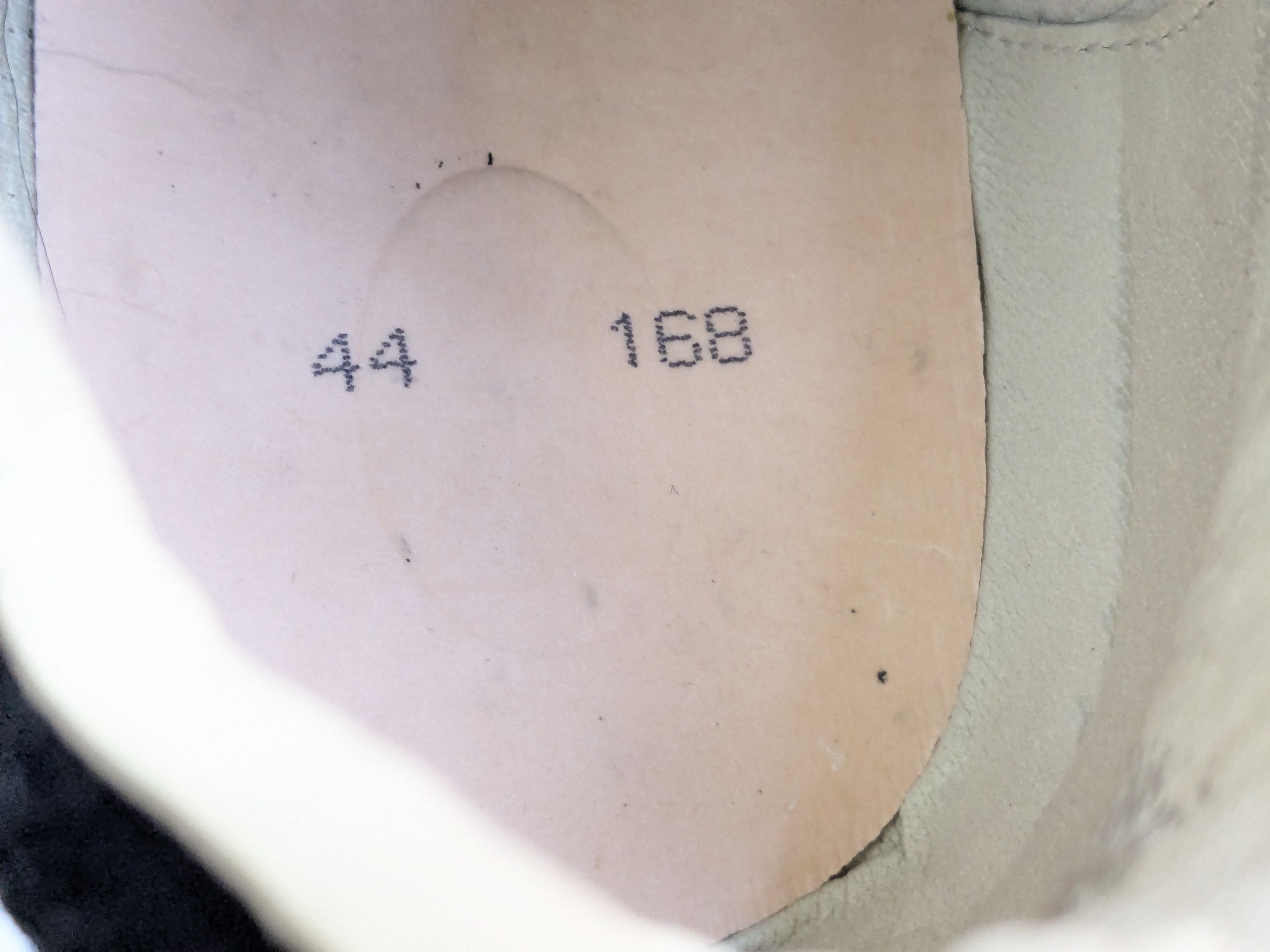 Maison Margiela Maison Margiela Replica GAT Black 11 44 Low Tops Size US 11 / EU 44 - 8 Thumbnail