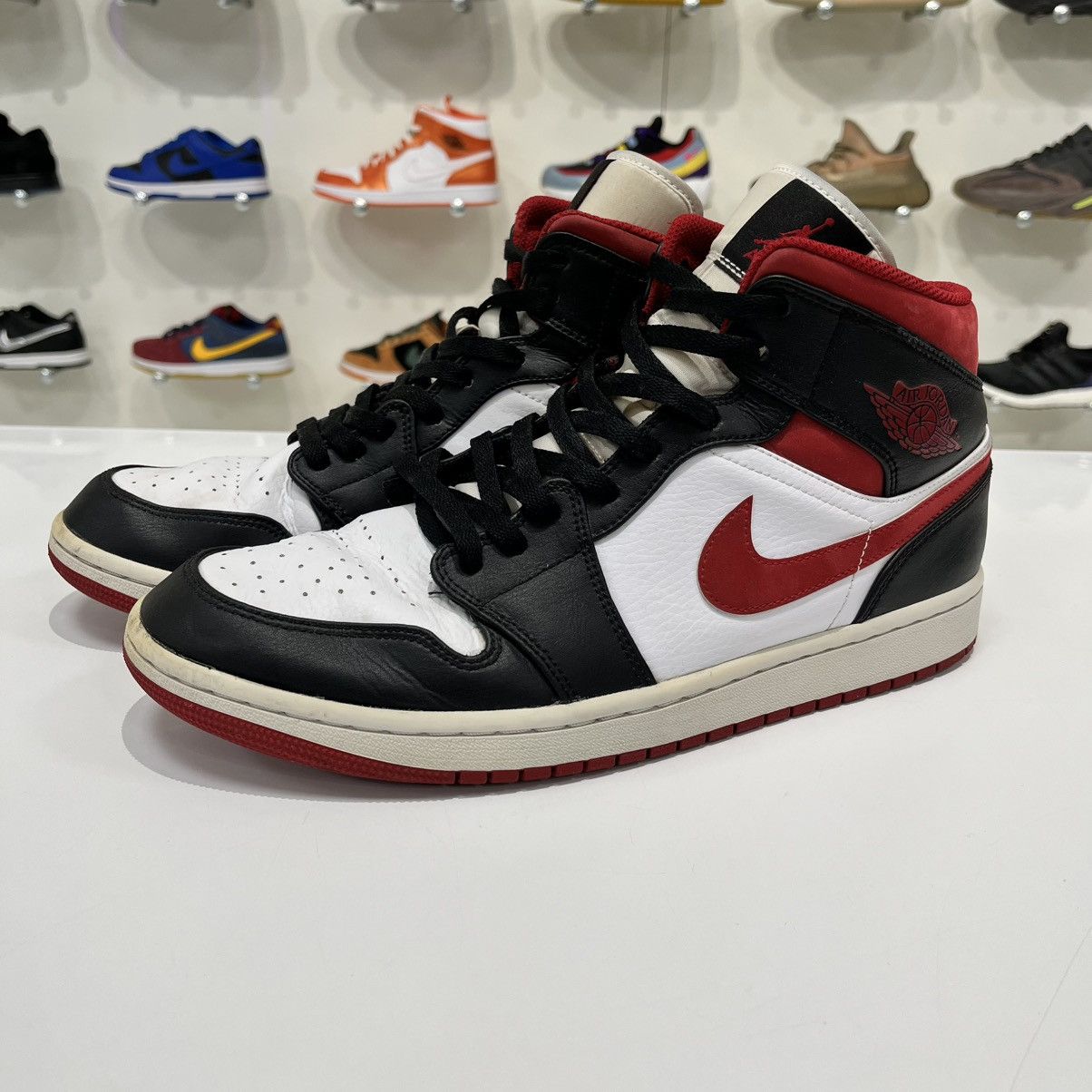 Nike Air Jordan 1 Mid Gym Red Black White Size US 11 / EU 44 - 2 Thumbnail