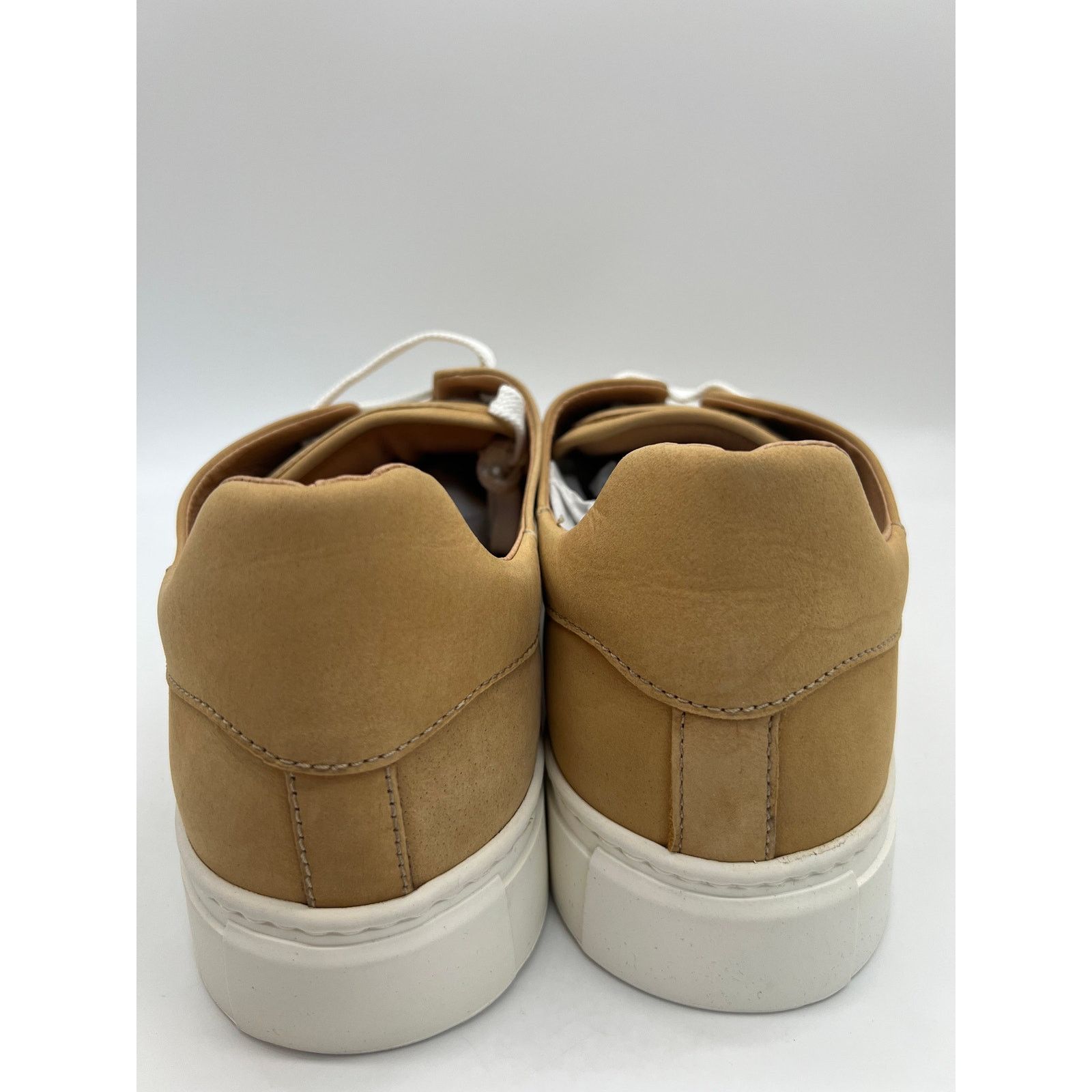 BUGATCHI Solid Nubuck Leather Sneaker In Maple Size 10 display picture 3