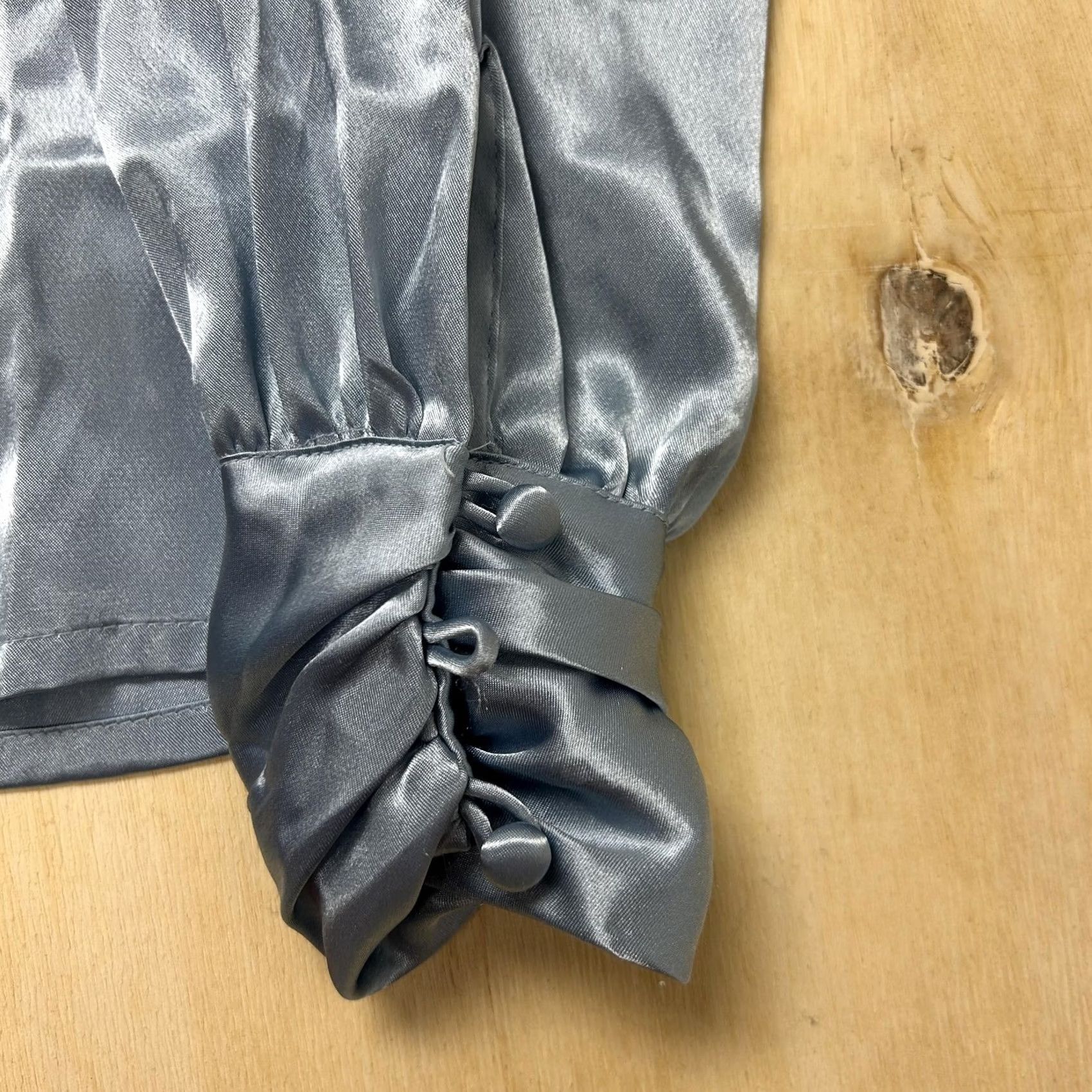 Vintage VINTAGE Karen Scott Blouse Women 8 Silver Satin High Neck Ruffle Cuff Long Sleeve Size M / US 6-8 / IT 42-44 - 2 Thumbnail