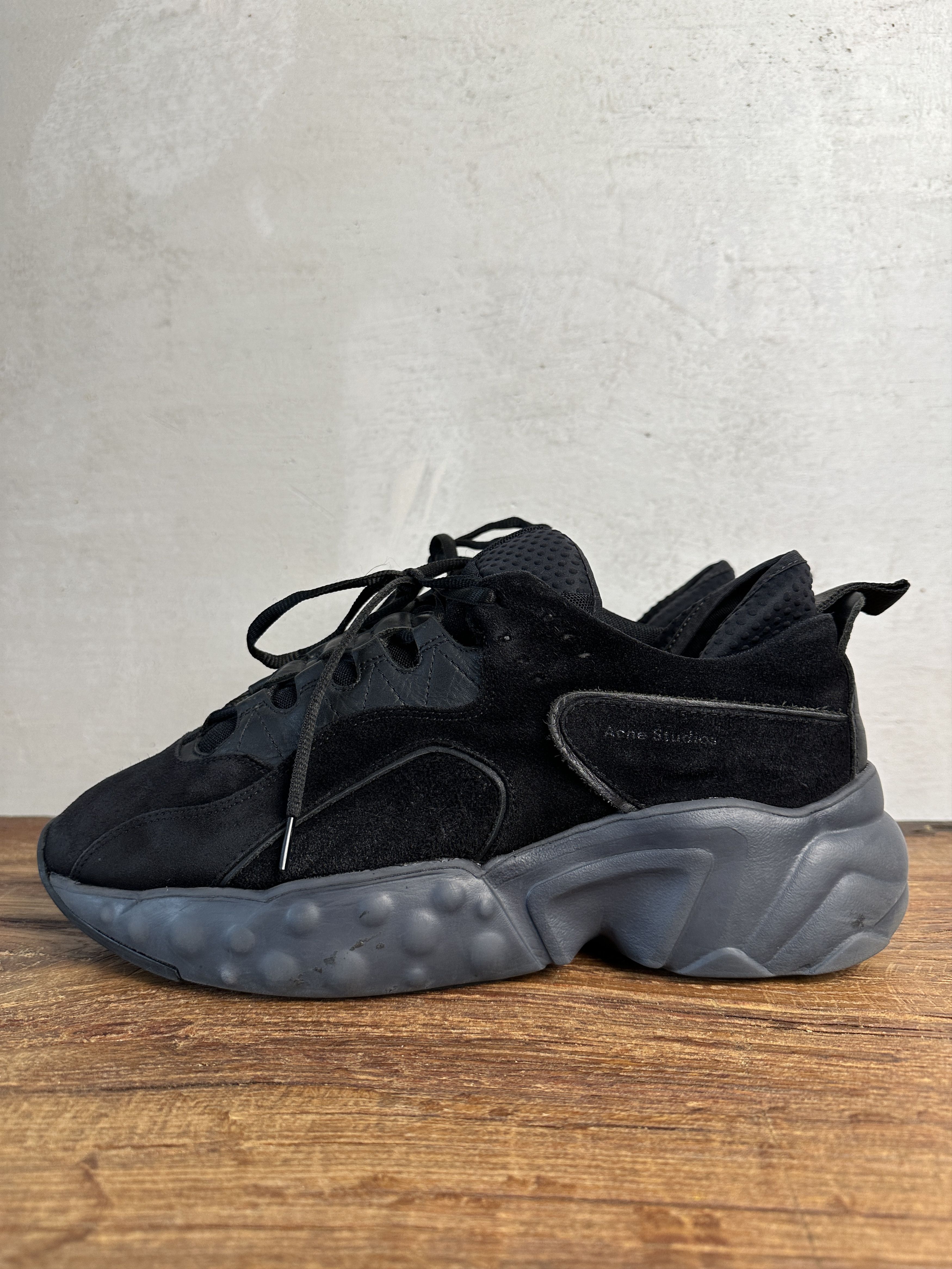Acne Studios Acne Studios Manhattan Black Suede Sneakers Size US 11 / EU 44 - 1 Thumbnail