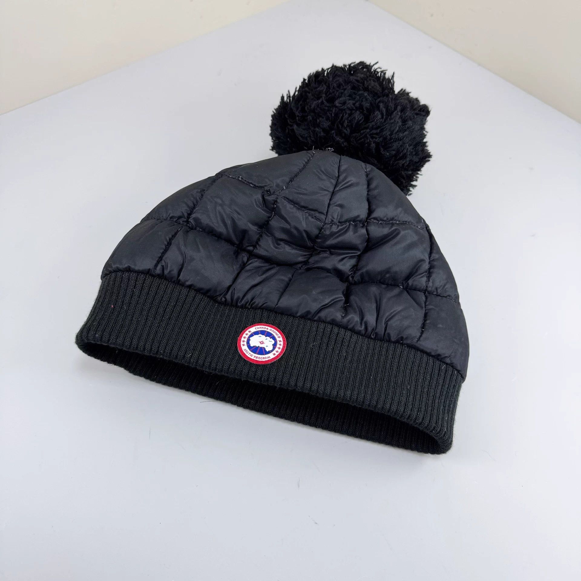 Canada Goose Canada Goose Embroidered Down Beanie S-M 99 New KL08903 Size ONE SIZE - 1 Thumbnail