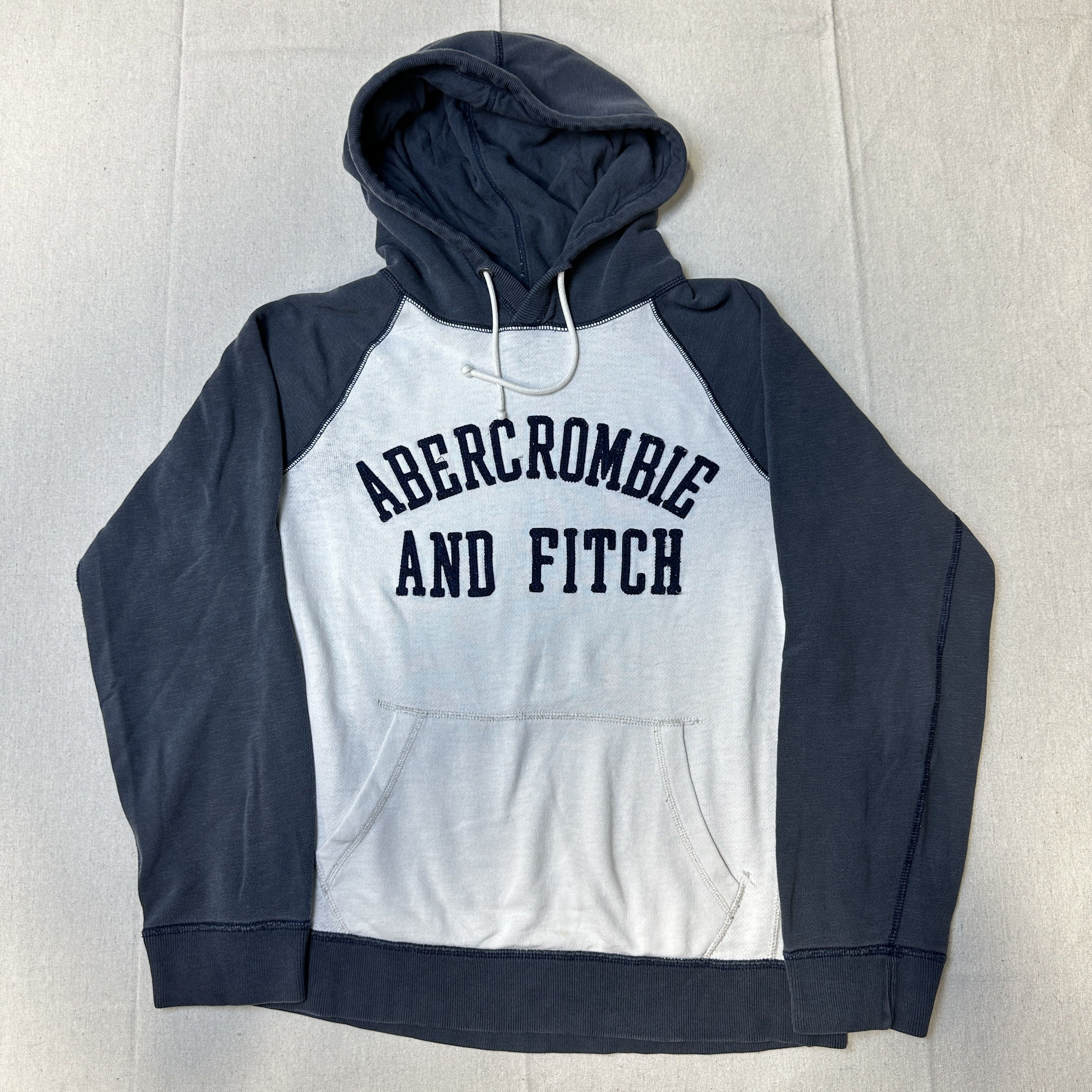 Abercrombie & Fitch Vintage Abercrombie & Fitch Two-Tone Pullover Hoodie Size Small Size US S / EU 44-46 / 1 - 1 Thumbnail