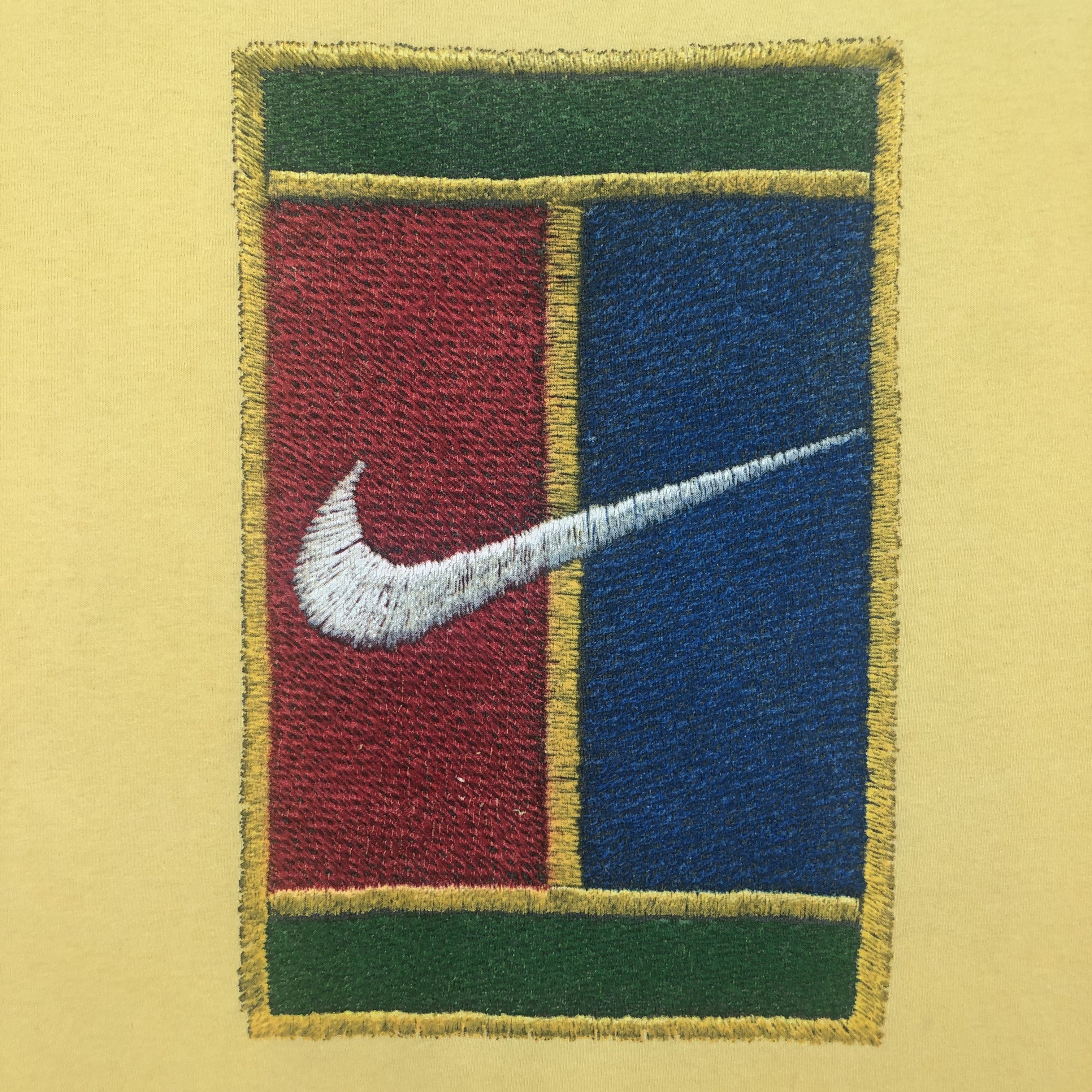 Nike Vintage 90s NIKE Tennis Court Big Logo Shirt Tee Size L-H043 Size US L / EU 52-54 / 3 - 3 Thumbnail