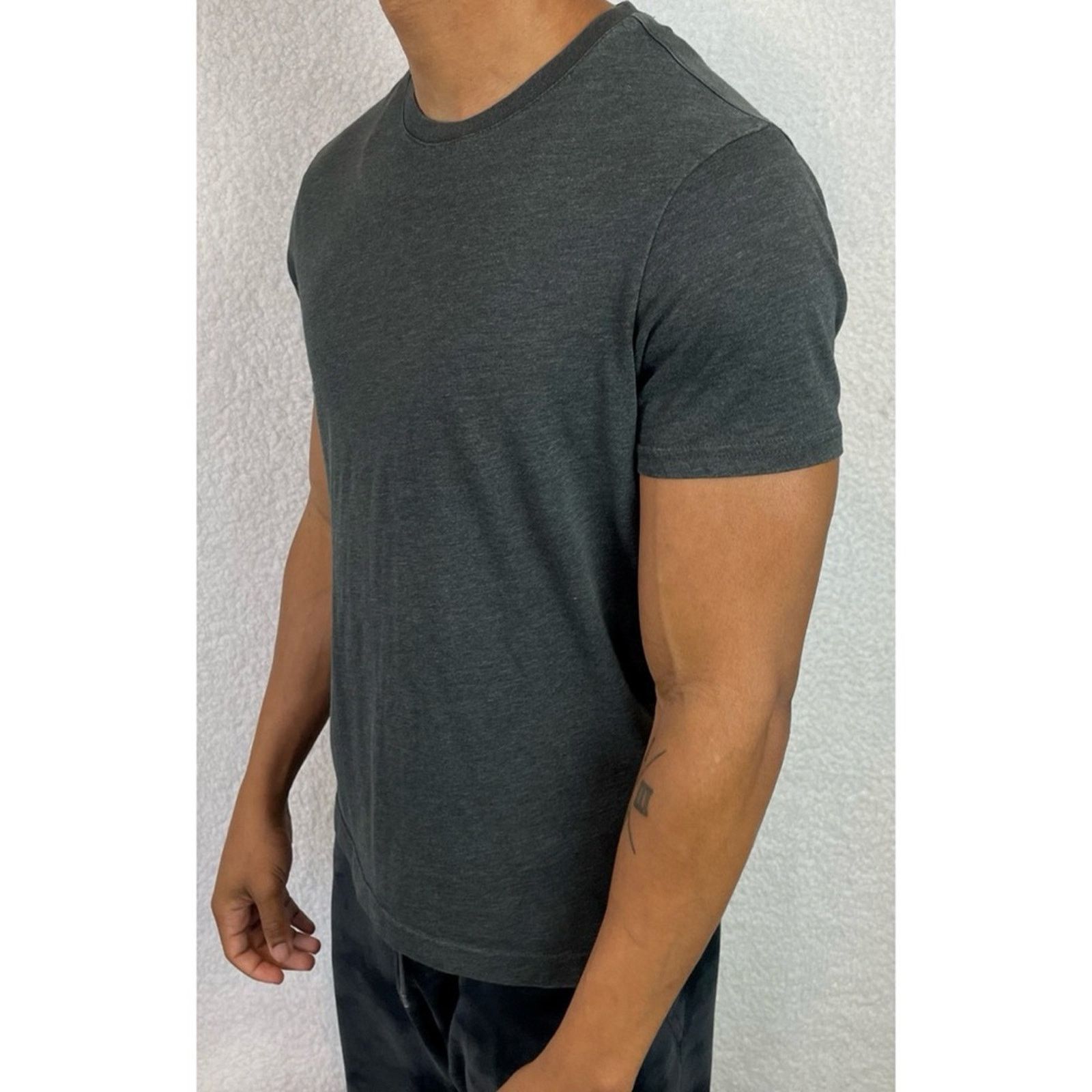 Banana Republic BANANA REPUBLIC • Dark Grey Classic Short Sleeve Tee Size US S / EU 44-46 / 1 - 2 Thumbnail