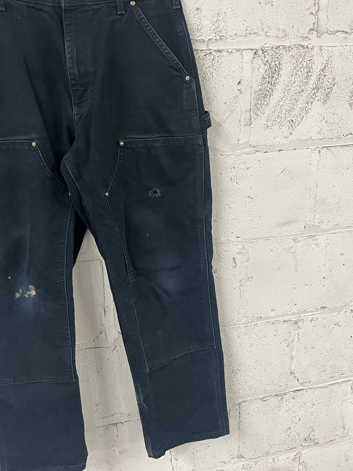 Carhartt Carhartt double knees thrashed and faded black rare skater Size US 30 / EU 46 - 5 Thumbnail