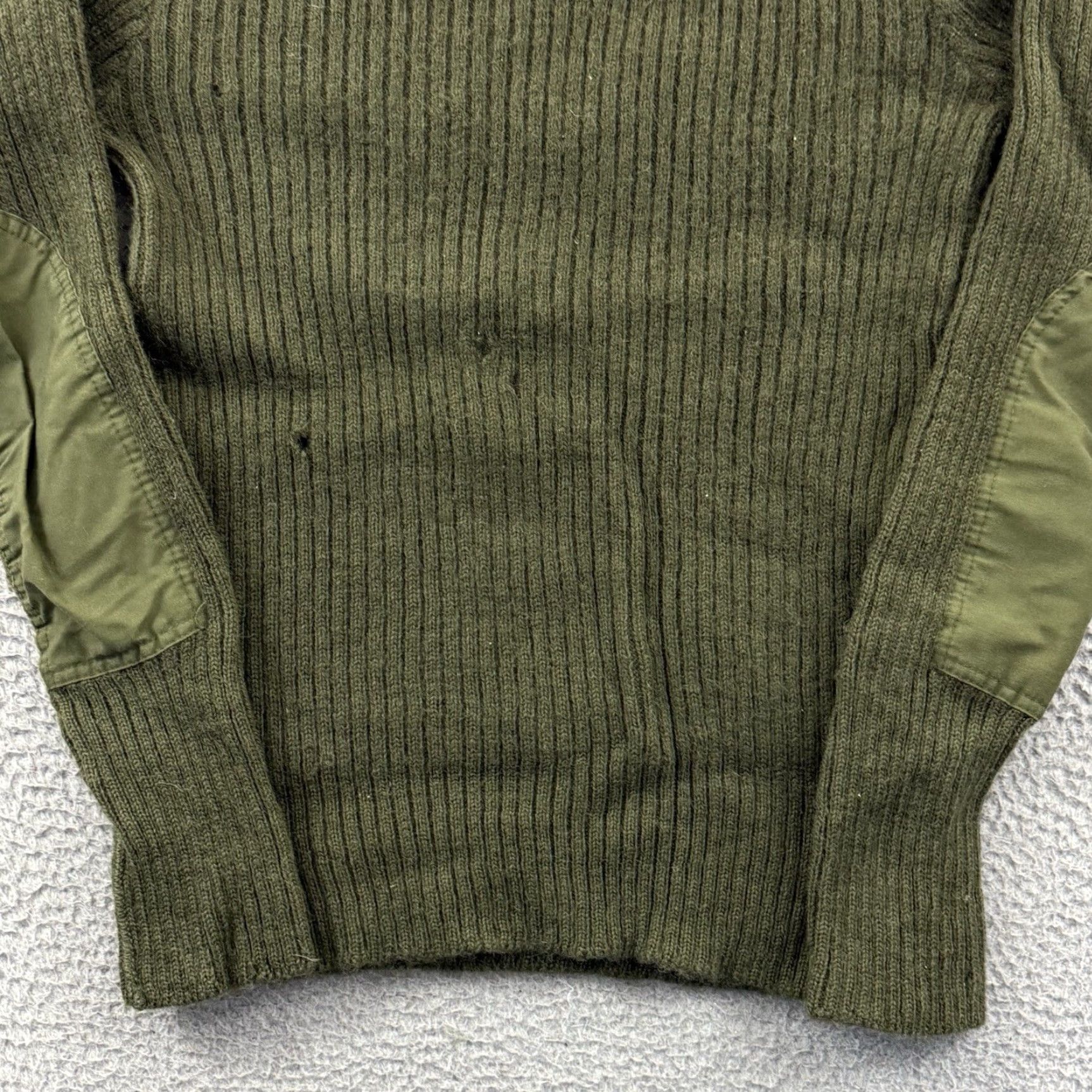 Vintage VINTAGE L.L. Bean Sweater Mens XL Green Pullover 90s Wool Army Military Button Logo Crew Neck Knit Size US XL / EU 56 / 4 - 2 Thumbnail