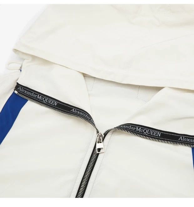 Alexander McQueen Alexander McQUEEN Contrast colored saddle with lightweight Size US M / EU 48-50 / 2 - 3 Thumbnail