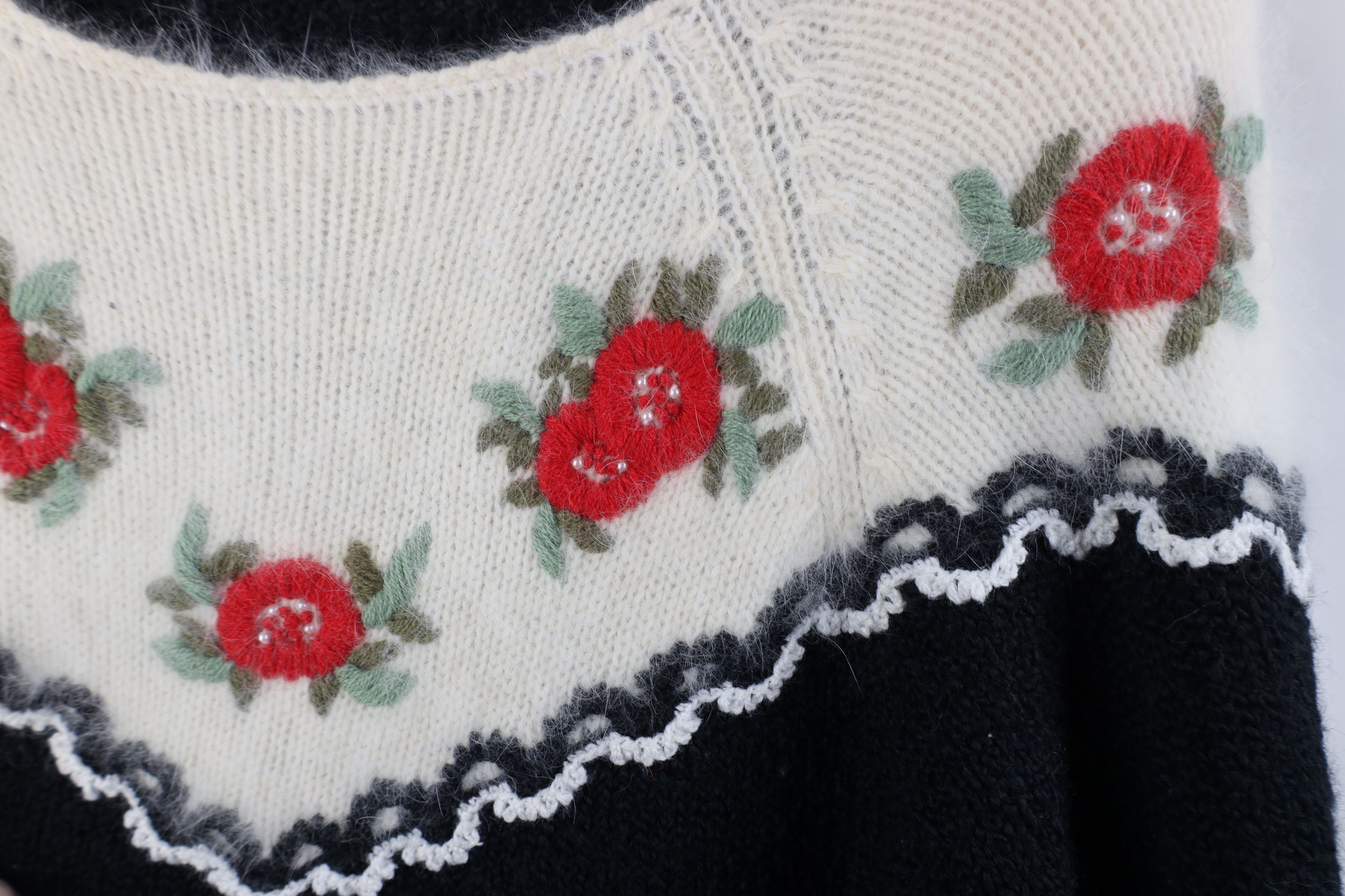 Vintage Vintage 90s Streetwear Rabbit Hair Flower Knit Sweater Size M / US 6-8 / IT 42-44 - 5 Thumbnail