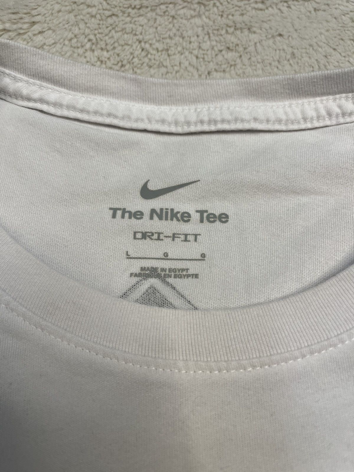 Nike Nike Running Division White Graphic Logo Tee T Shirt Vintage Size US L / EU 52-54 / 3 - 5 Thumbnail