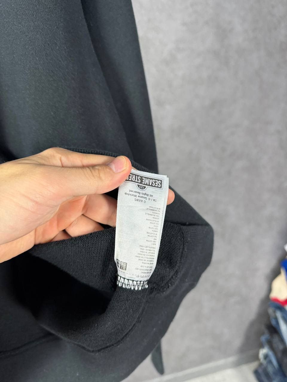 Kaws Kaws x Uniqlo cult designer sweatshirt Size US M / EU 48-50 / 2 - 5 Thumbnail