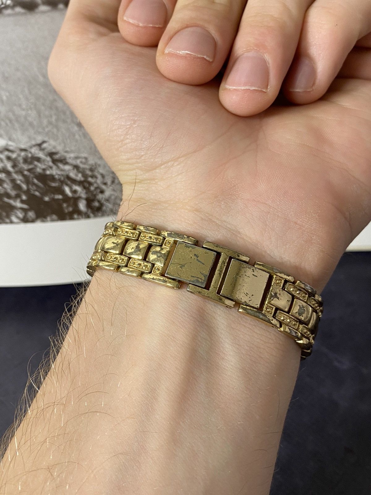 Japanese Brand Vintage Avon Watch Rhinestone Gold Tone Size ONE SIZE - 3 Thumbnail