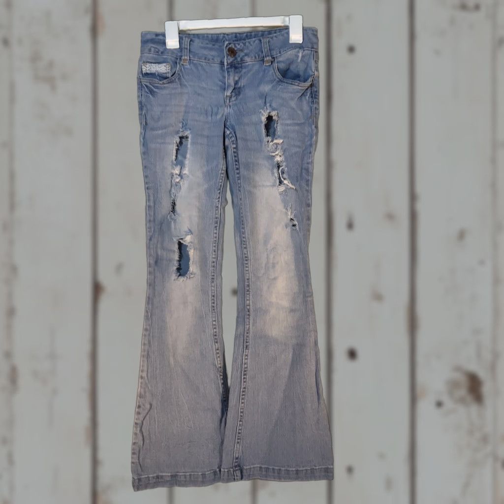 Vintage VINTAGE Amethyst Women Jeans Flared Distressed Low-Rise Juniors Size 9 Blue Size 30" / US 8 / IT 44 - 1 Thumbnail
