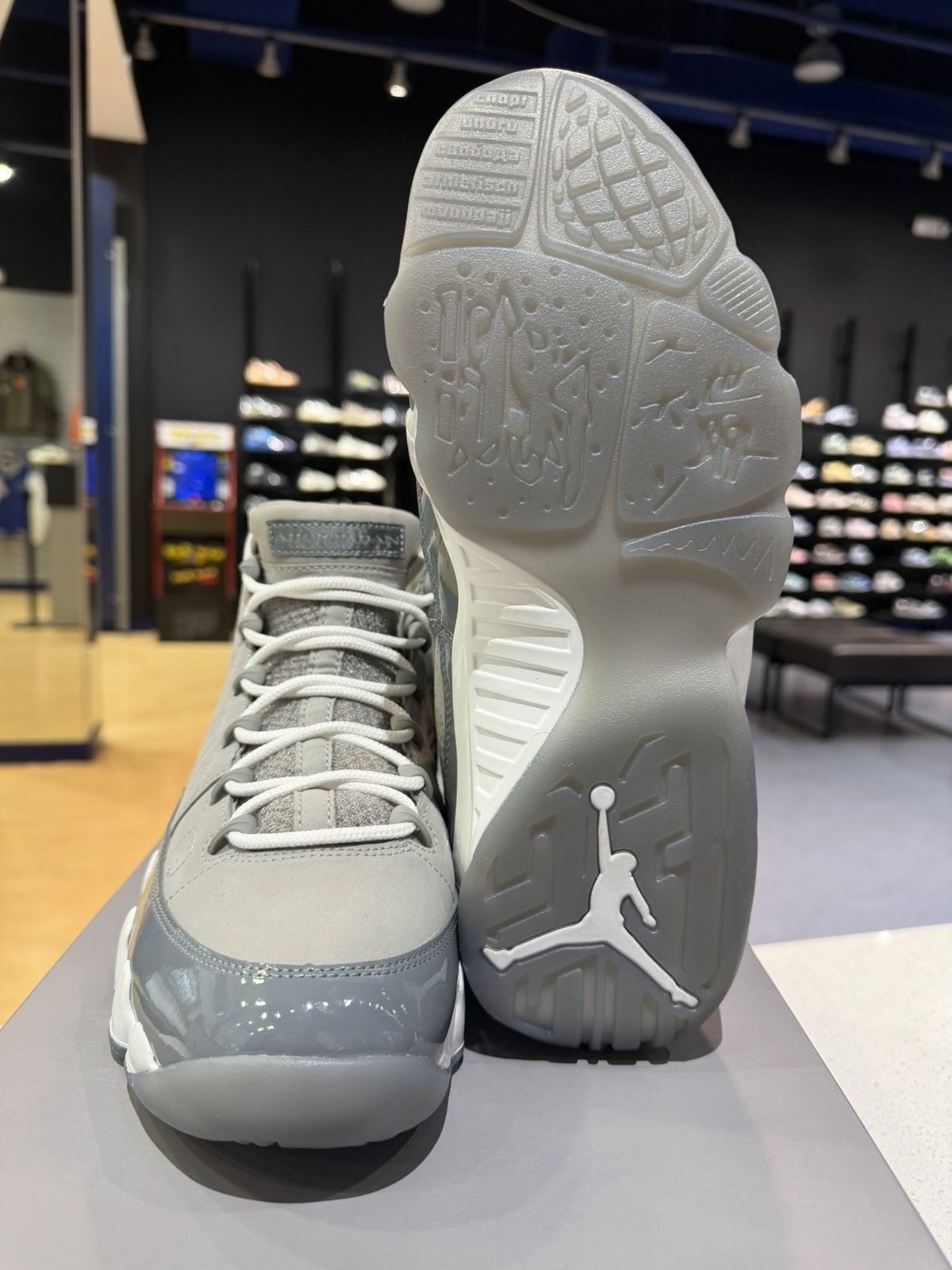 Jordan Brand Size 10 - Jordan 9 Retro Cool Grey (2025) Size US 10 / EU 43 - 4 Thumbnail