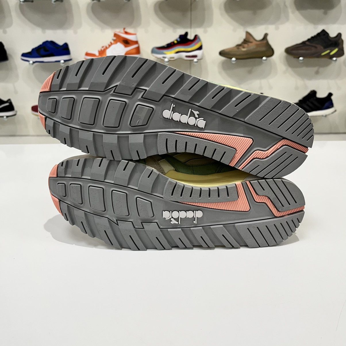 Diadora Diadora N9000 Concepts Lire Size US 9 / EU 42 - 11 Thumbnail