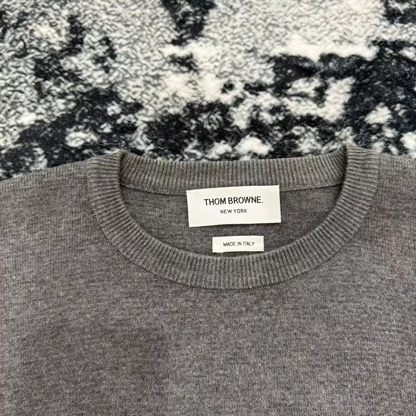 Thom Browne THOM BROWNE 4-Bar Gray Crewneck Sweater Size 4 Size US XL / EU 56 / 4 - 2 Thumbnail