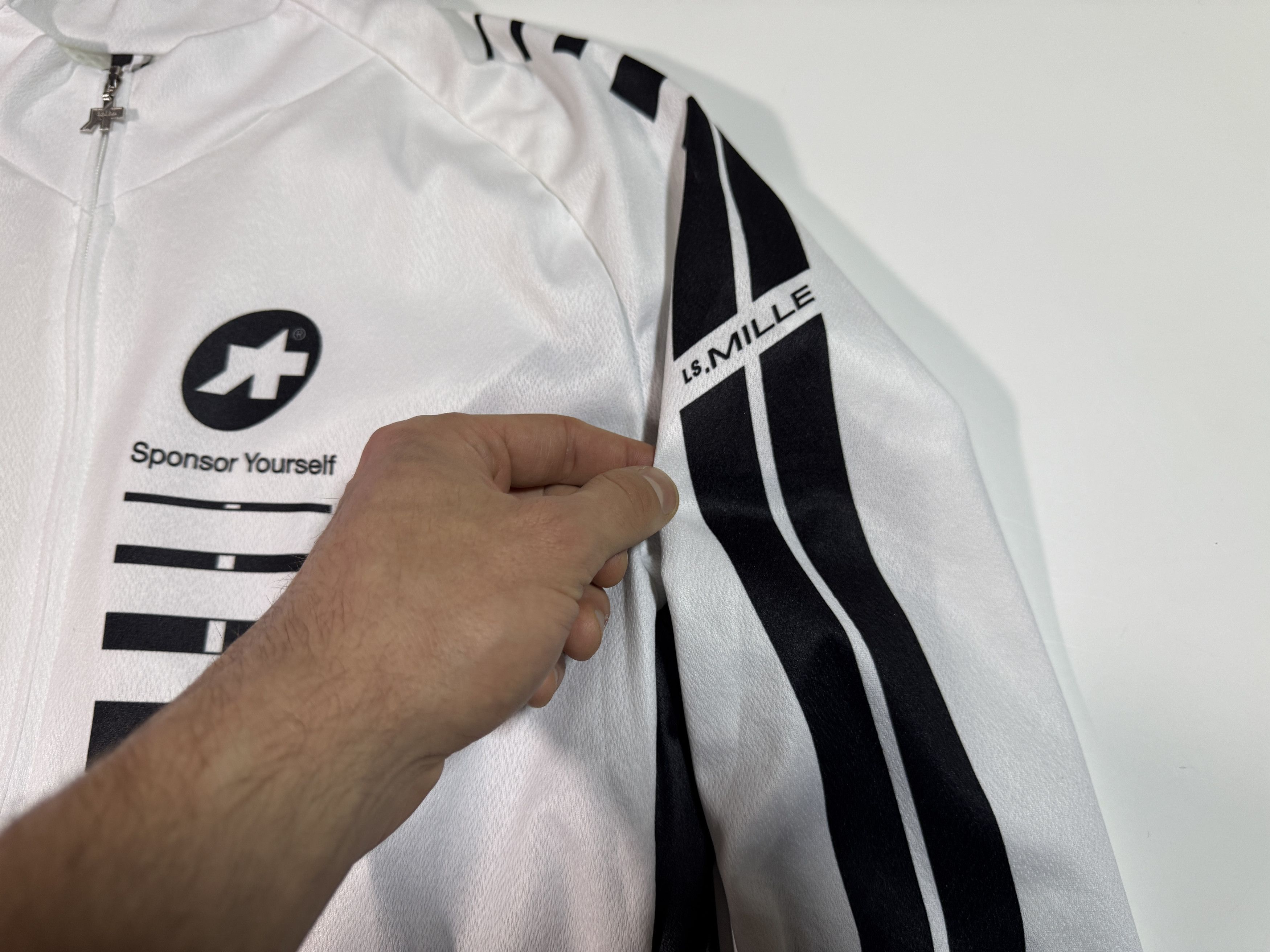Bicycle Assos LS Mille Cycling Long Sleeve Jersey Full Zip Size US L / EU 52-54 / 3 - 8 Thumbnail