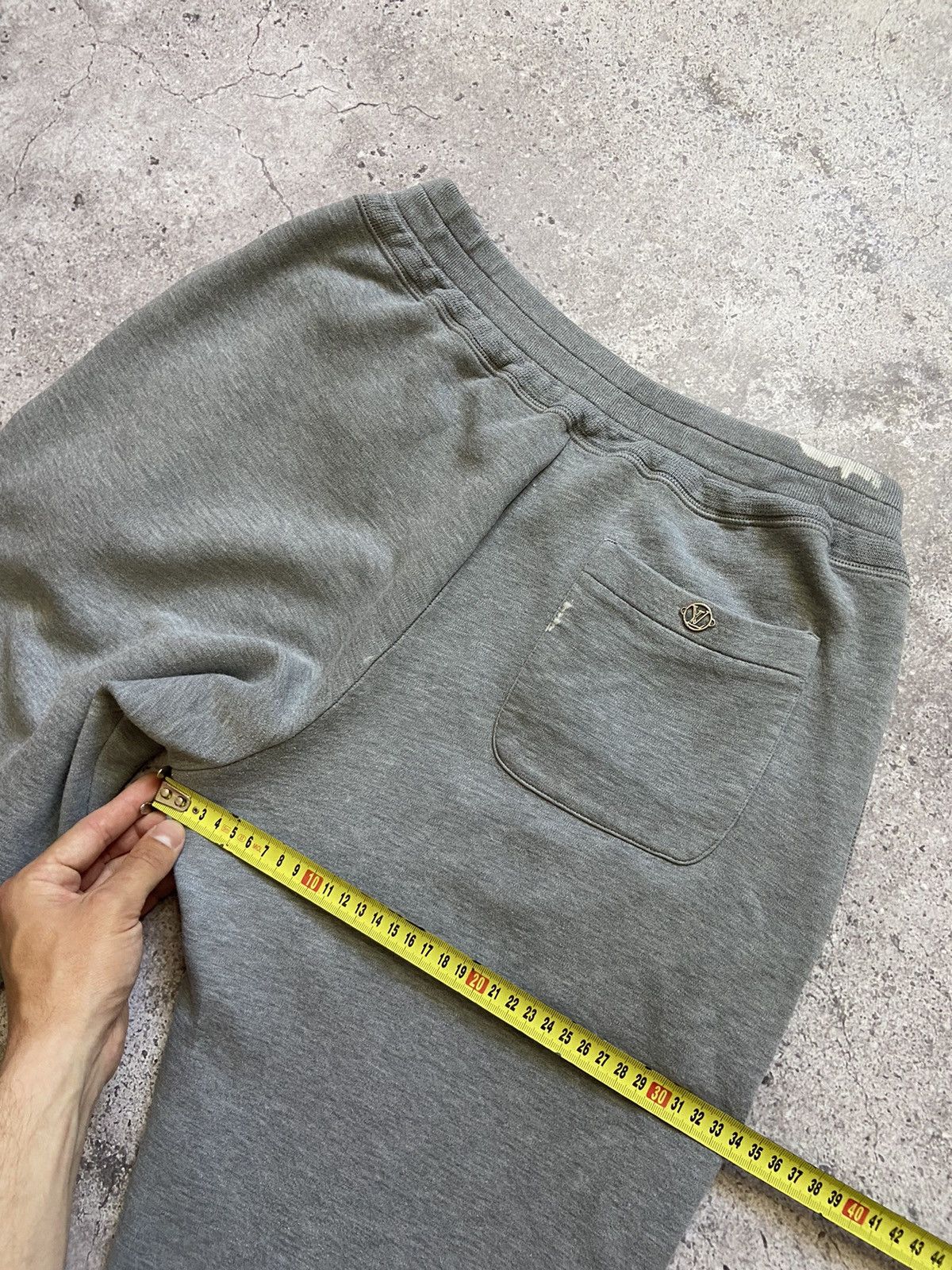Louis Vuitton Louis Vuitton jogger sweatpants Size US 33 - 17 Thumbnail
