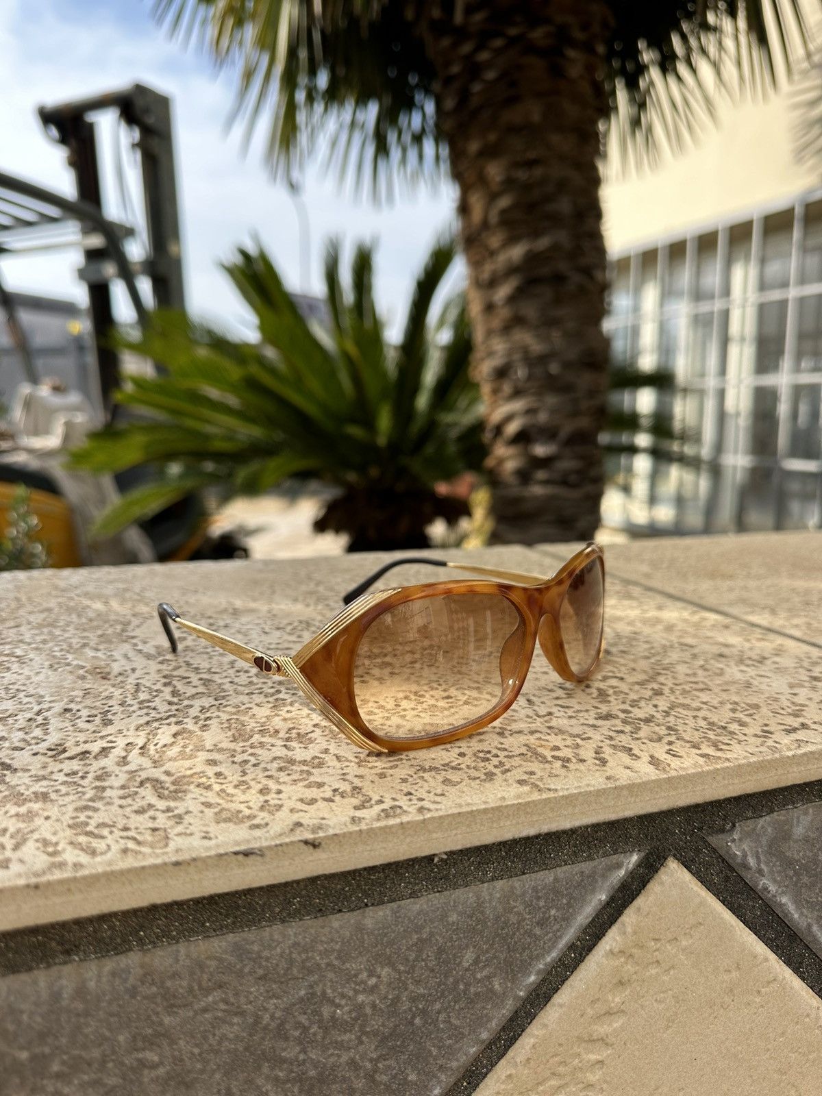 Christian Dior Monsieur × Vintage Christian Dior Sunglasses Vintage 1990s Rare Gold Size ONE SIZE - 1 Thumbnail