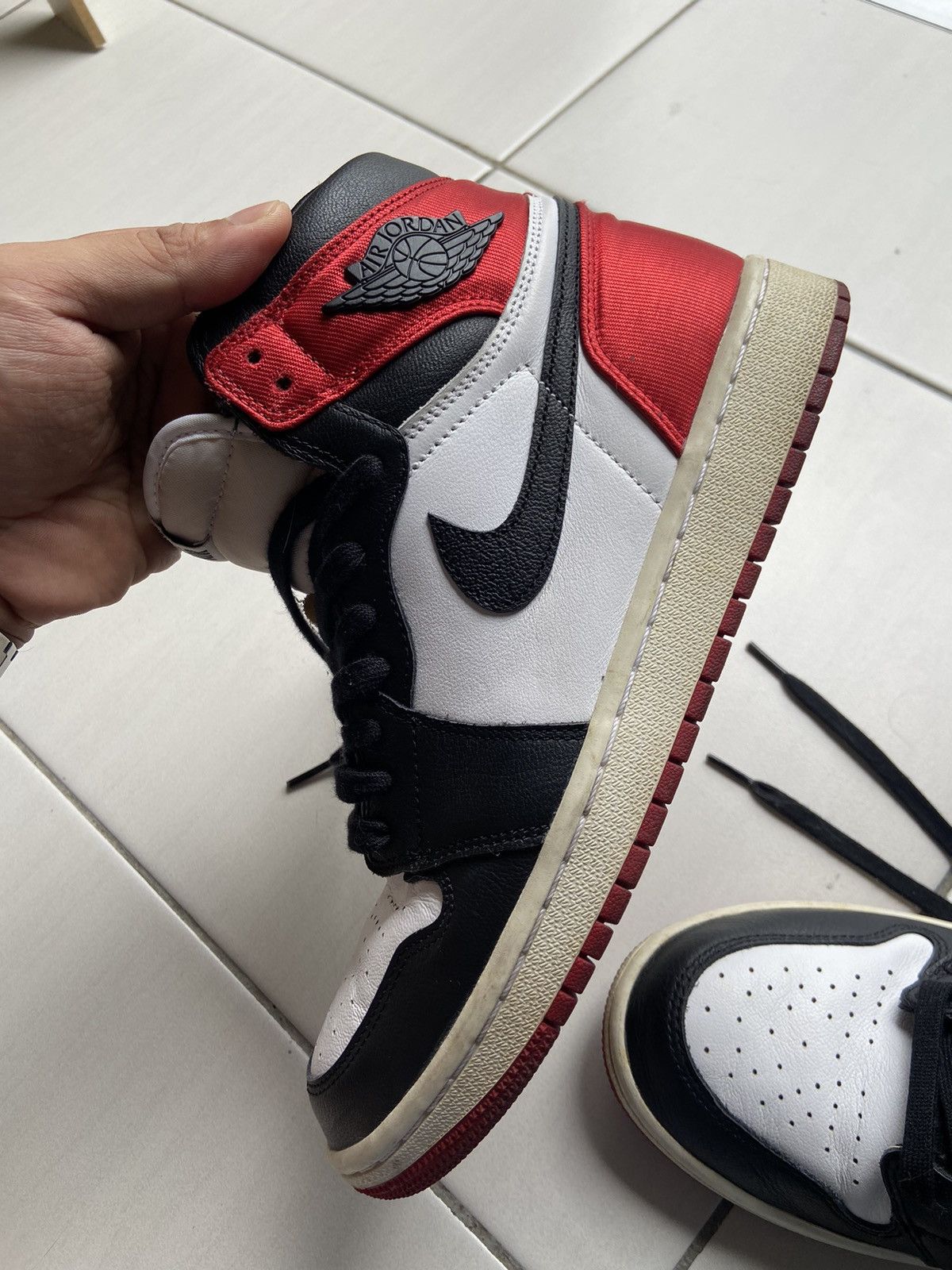 Jordan Brand × NBA × Nike Air Jordan 1 Satin Black Toe Size US 7.5 / EU 40-41 - 5 Thumbnail