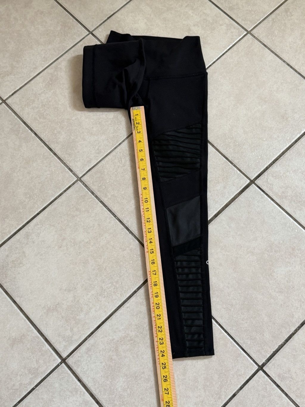 Alo Yoga ALO YOGA HIGH WAIST MOTO LEGGING 24.5”BLACK COLOR SIZE XXS Size 24" / US 00 / IT 34 - 3 Thumbnail