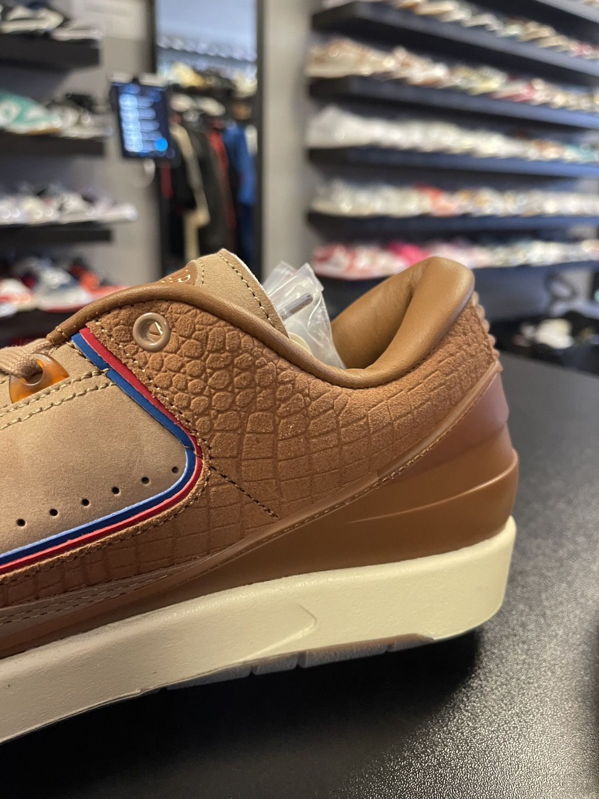 Jordan Brand Size 10 - Nike Air Jordan Two 18 x Air Jordan 2 Retro Low Size US 10 / EU 43 - 7 Thumbnail