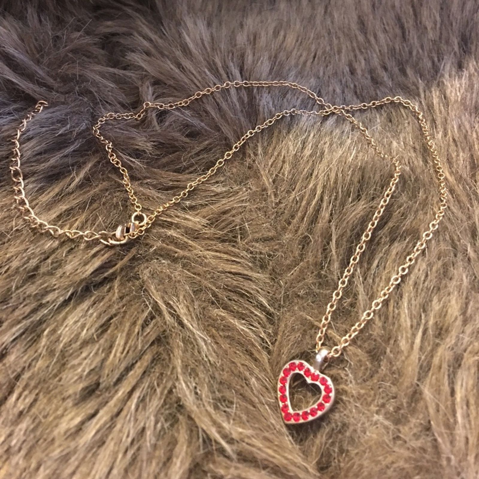 Vintage Vintage red stone heart pendant on gold chain Size ONE SIZE - 8 Thumbnail