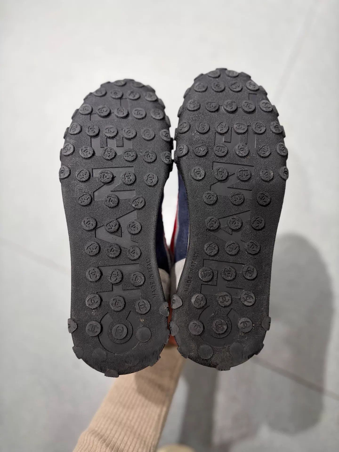 Chanel Chanel red navy colorblock logo sneakers 99 new 36 Size US 5.5 / IT 35.5 - 5 Thumbnail
