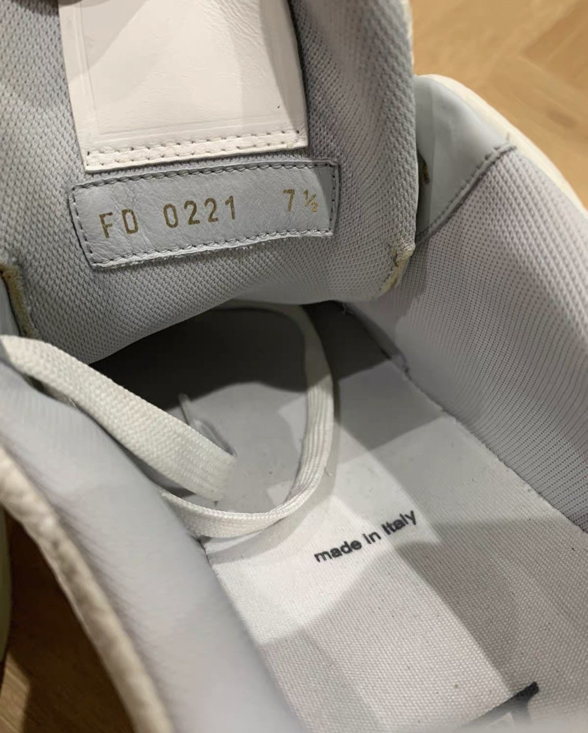 Louis Vuitton Louis Vuitton Trainer White Cement J42 Size US 7.5 / EU 40-41 - 6 Thumbnail