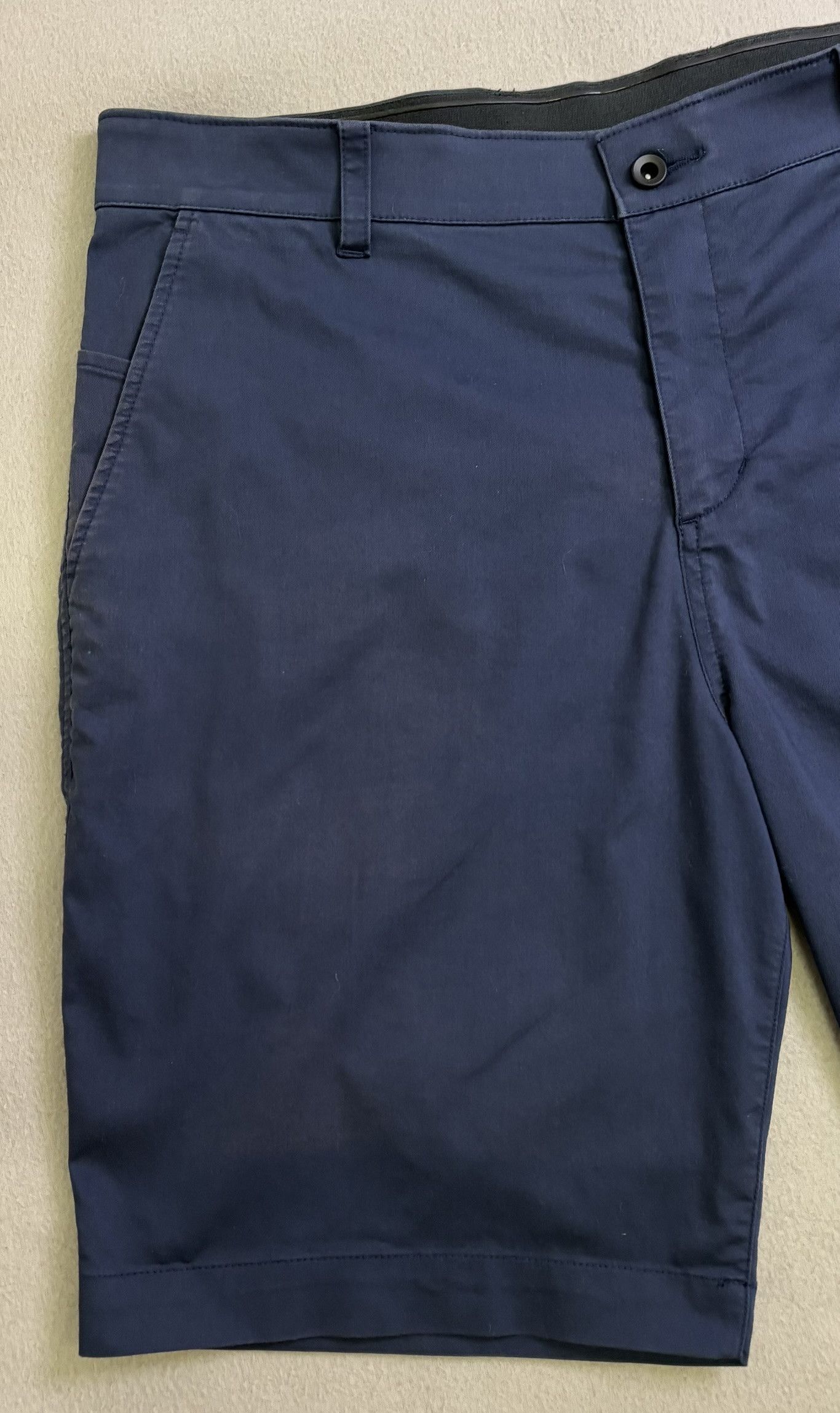 Nike Nike Golf Chino shorts size 35 Size US 35 - 6 Thumbnail