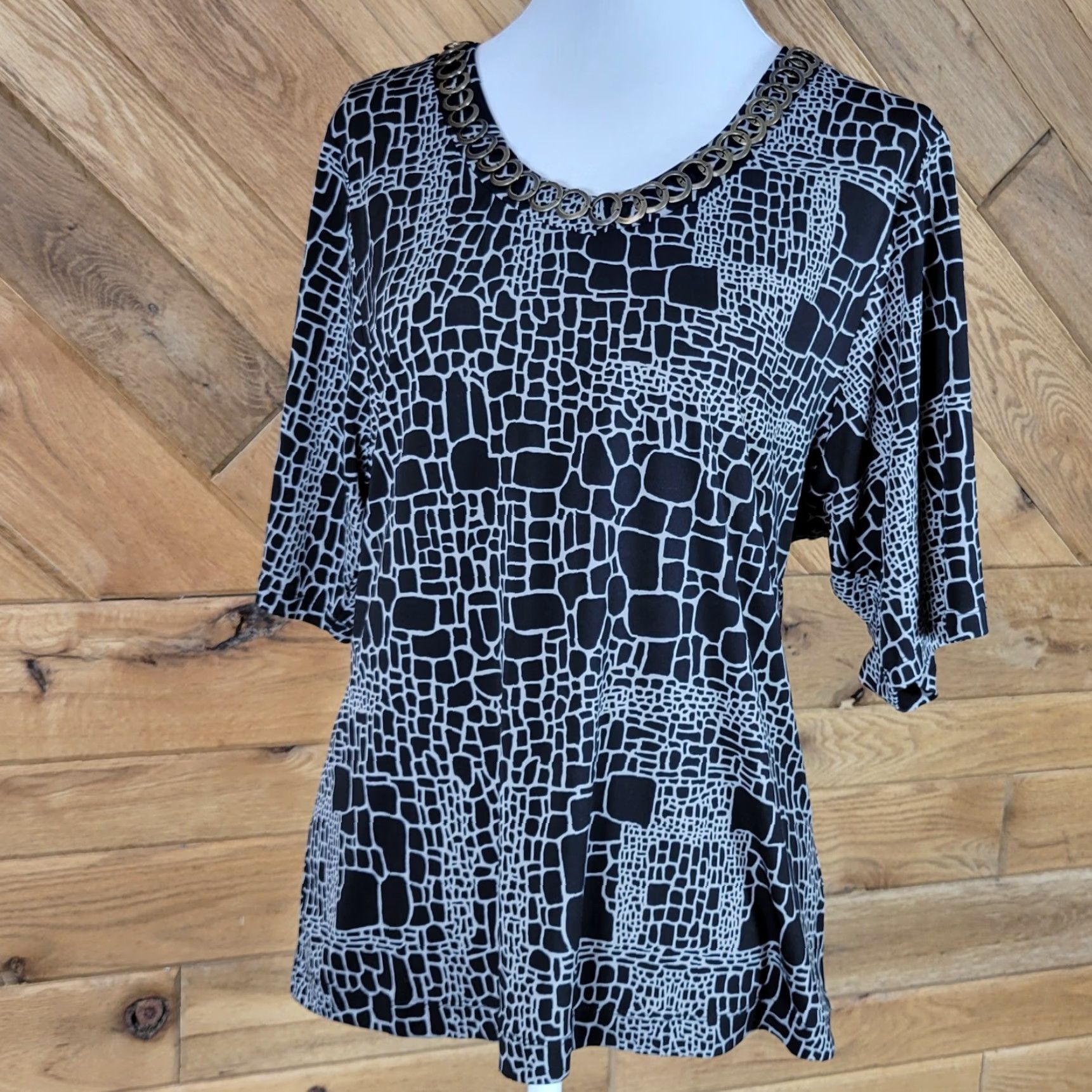 Vintage Dana Buchman Womens Blouse Tunic Shirt Half Sleeve Scoop Neck Black Size S Geometric Pattern Size S / US 4 / IT 40 - 5 Thumbnail
