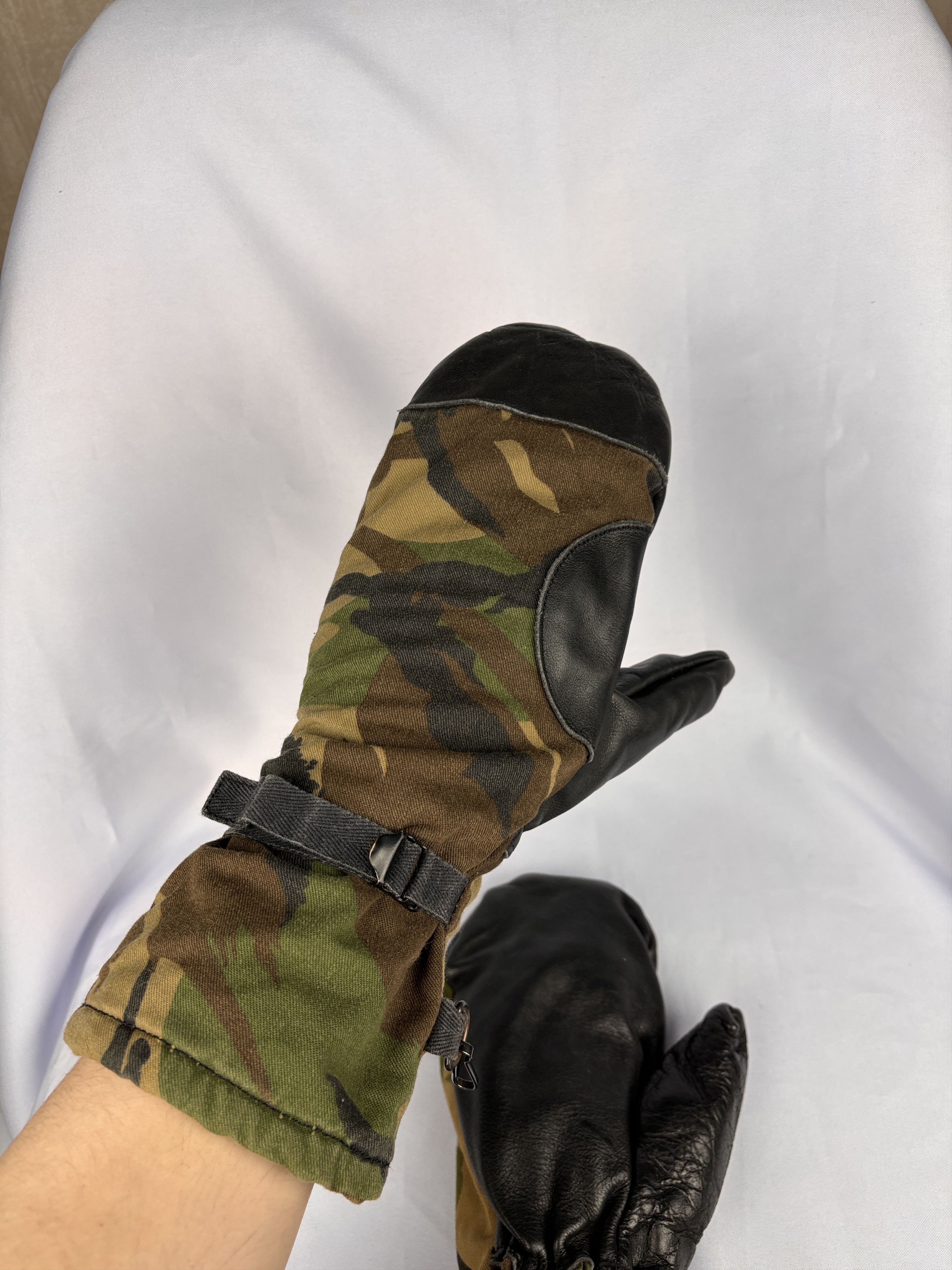 Vintage Mittens Gloves Extreme Cold Weather Dutch Army Leather Palms Size ONE SIZE - 5 Thumbnail