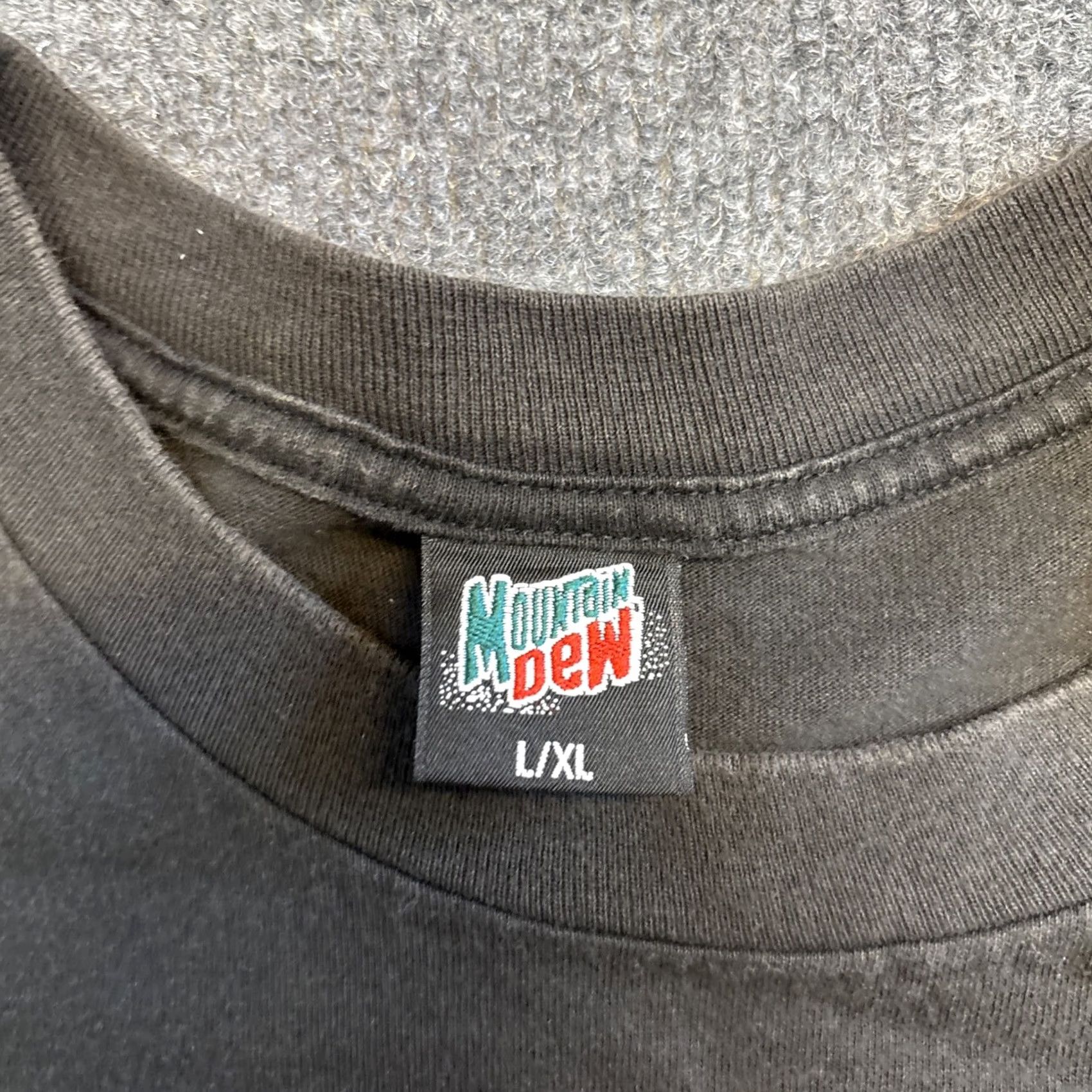 Vintage VINTAGE Mountain Dew Shirt T-Shirt 90s Do the Dew Short Sleeve Black XL Unisex Adults Mens Womens Size US XL / EU 56 / 4 - 3 Thumbnail