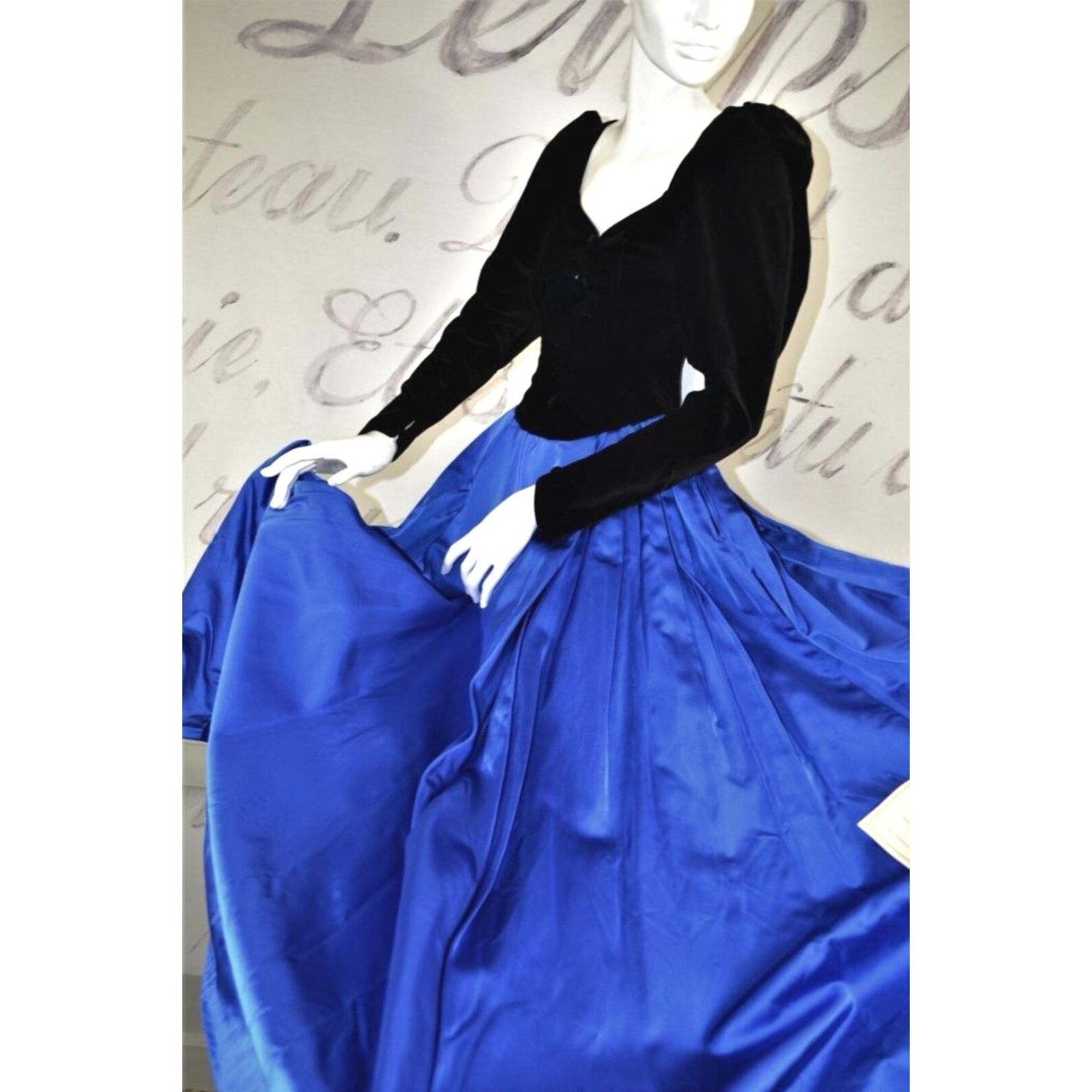 Laura Ashley VTG New Old Stock 4 S/XS Laura Ashley Formal Gown Velvet Size S / US 4 / IT 40 - 2 Thumbnail