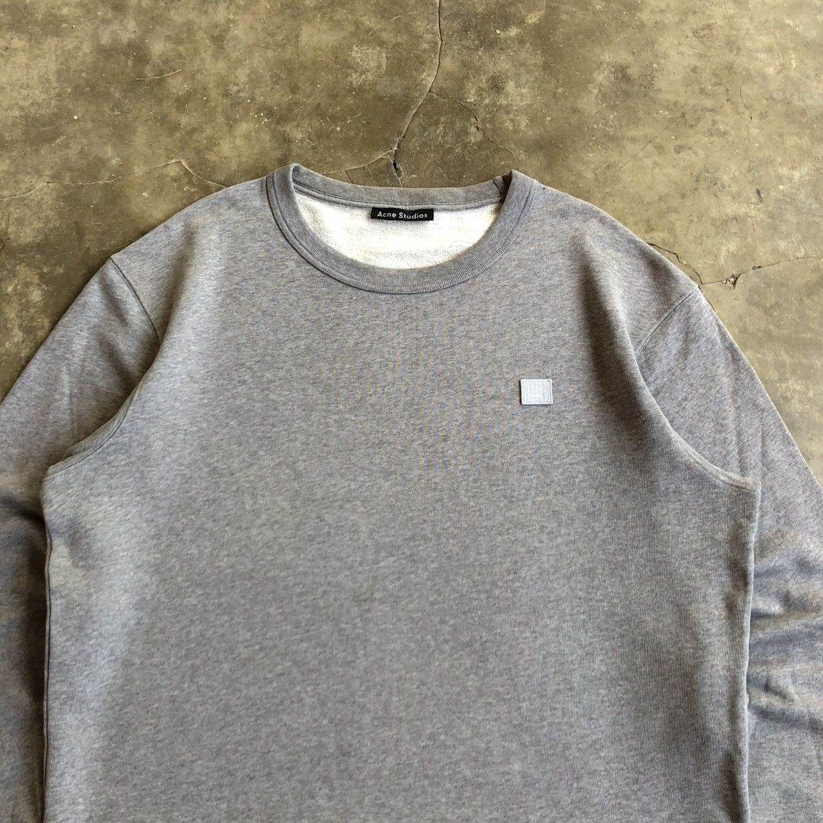 Acne Studios Acne Studios Fairview Face PAW17 Patch Logo Crewneck Grey Size US XL / EU 56 / 4 - 2 Thumbnail