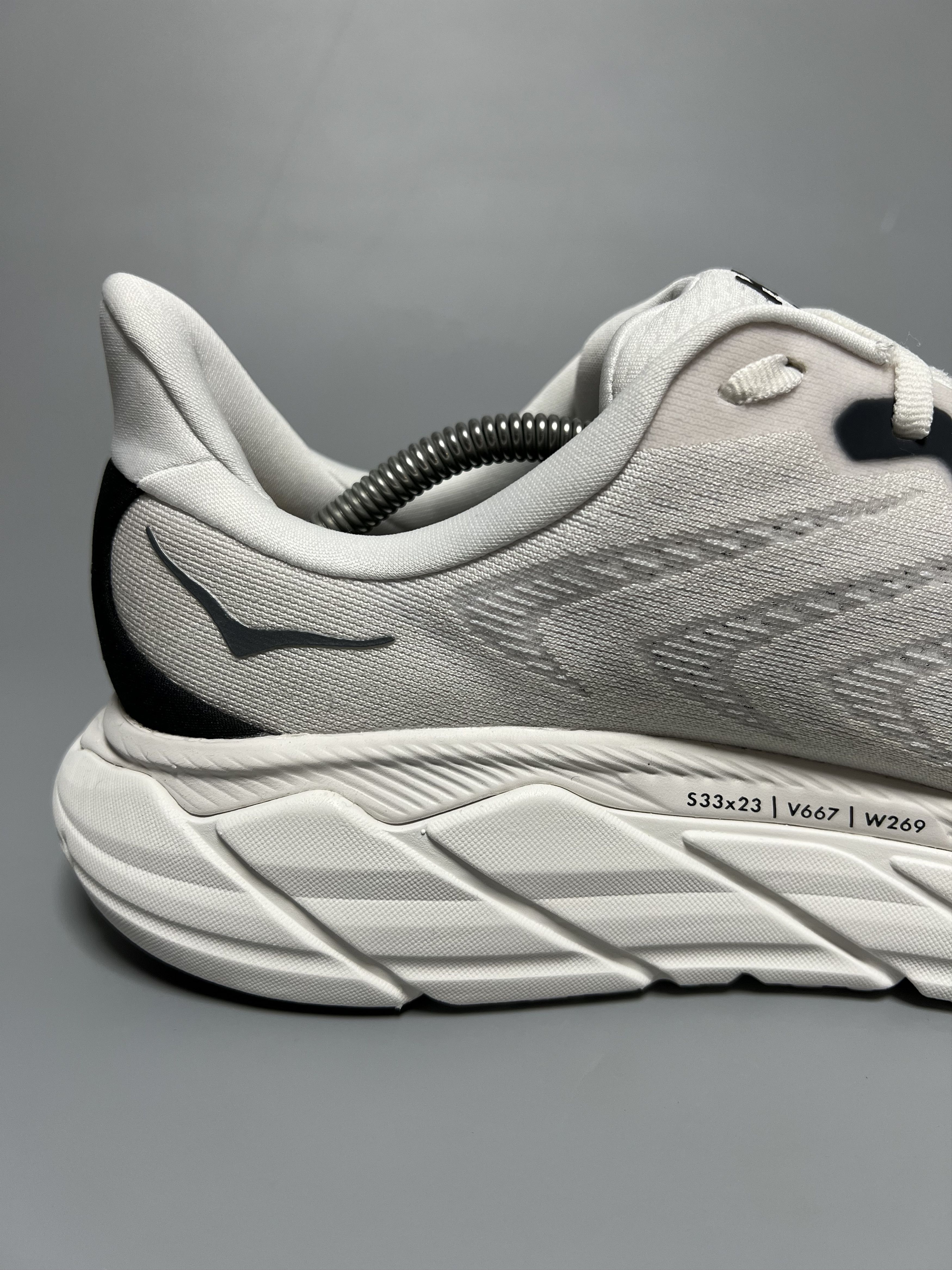 Hoka 9.5 EE Hoka One One Arahi 6 Wide Running Shoes 1123196-BDBSW Size US 9.5 / EU 42-43 - 6 Thumbnail