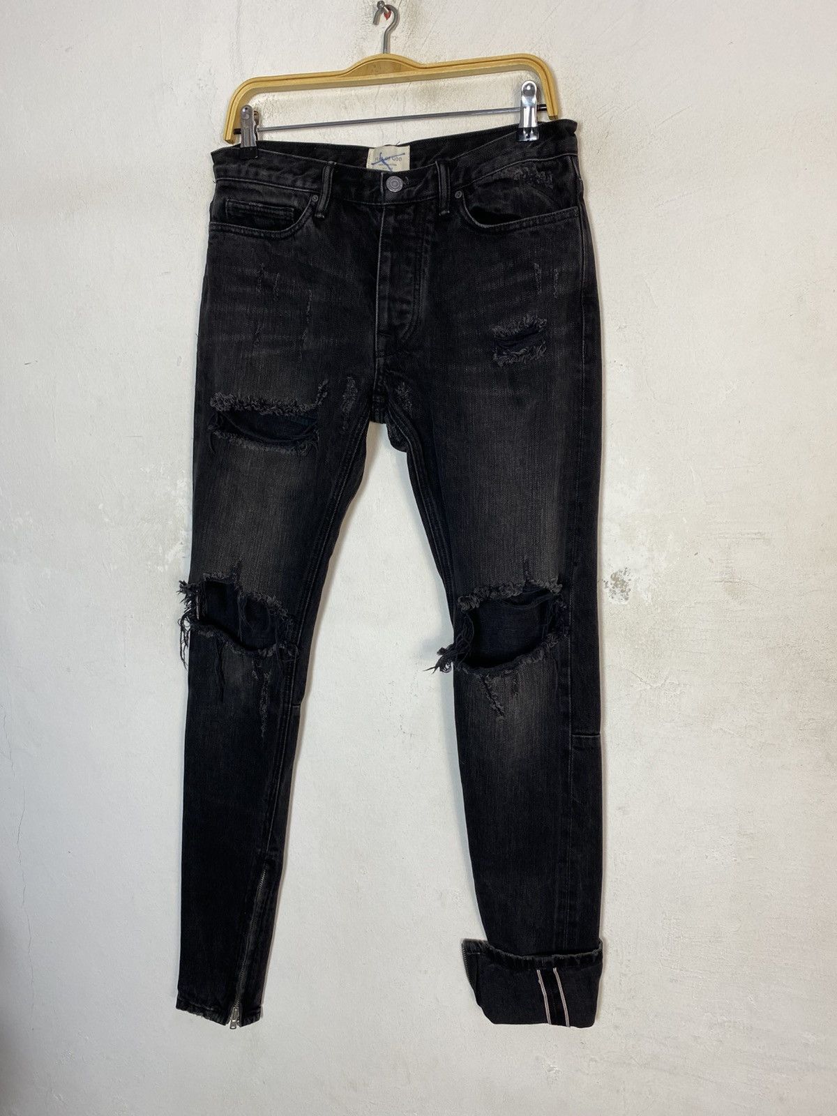 Fear of God Hype Fear Of God Fourth Collection Distressed Denim Selvedge Size US 32 / EU 48 - 4 Thumbnail