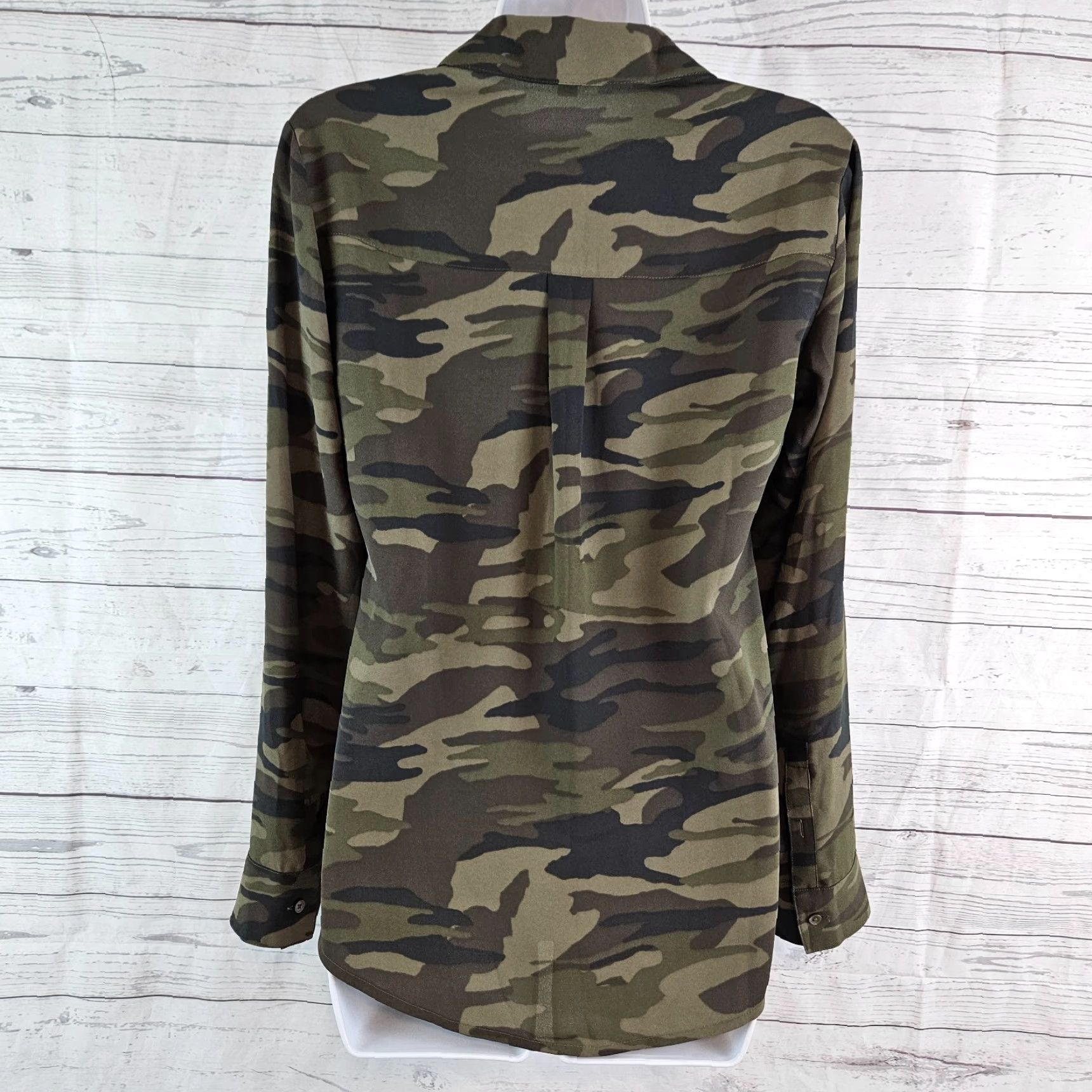 Express Express Womens Button Up Top Slim Green Camo Long Sleeve V-Neck XS? Size S / US 4 / IT 40 - 3 Thumbnail