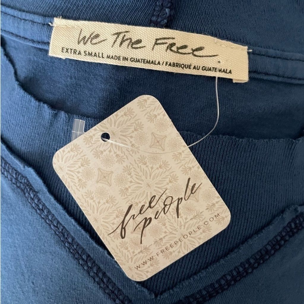 Free People We The Free Puff Shoulder Top Midnight Hour Blue Size XS NWT Size XS / US 0-2 / IT 36-38 - 13 Thumbnail