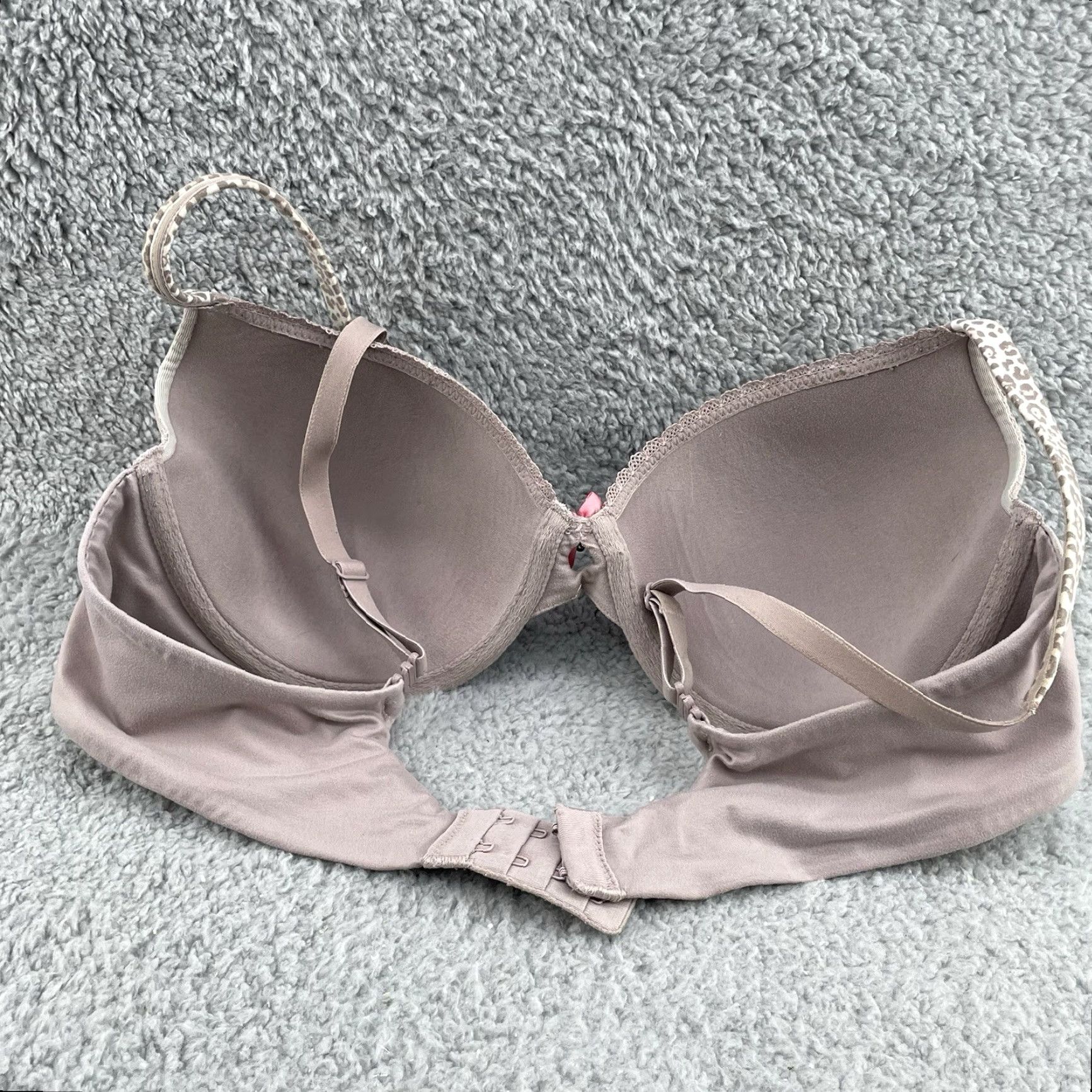 Victoria's Secret Victoria's Secret Body Demi Bra Lined Push Up 36C Beige Floral Lace Cheetah Womens Cup Underwired Underwire Logo Pattern Lace Shop Size ONE SIZE - 4 Thumbnail