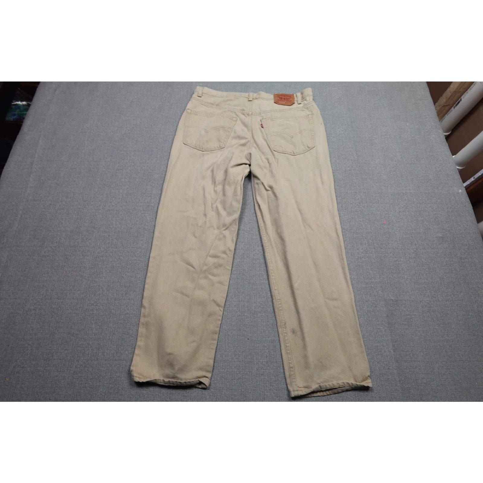 Levi's VINTAGE Levi's 550 Jeans Mens 36x30 Khaki Denim Zip Fly Baggy Relaxed Fit Wide Leg / 550 Jeans - Beige Denim Men’s 36 by 30 Size US 36 / EU 52 - 6 Thumbnail