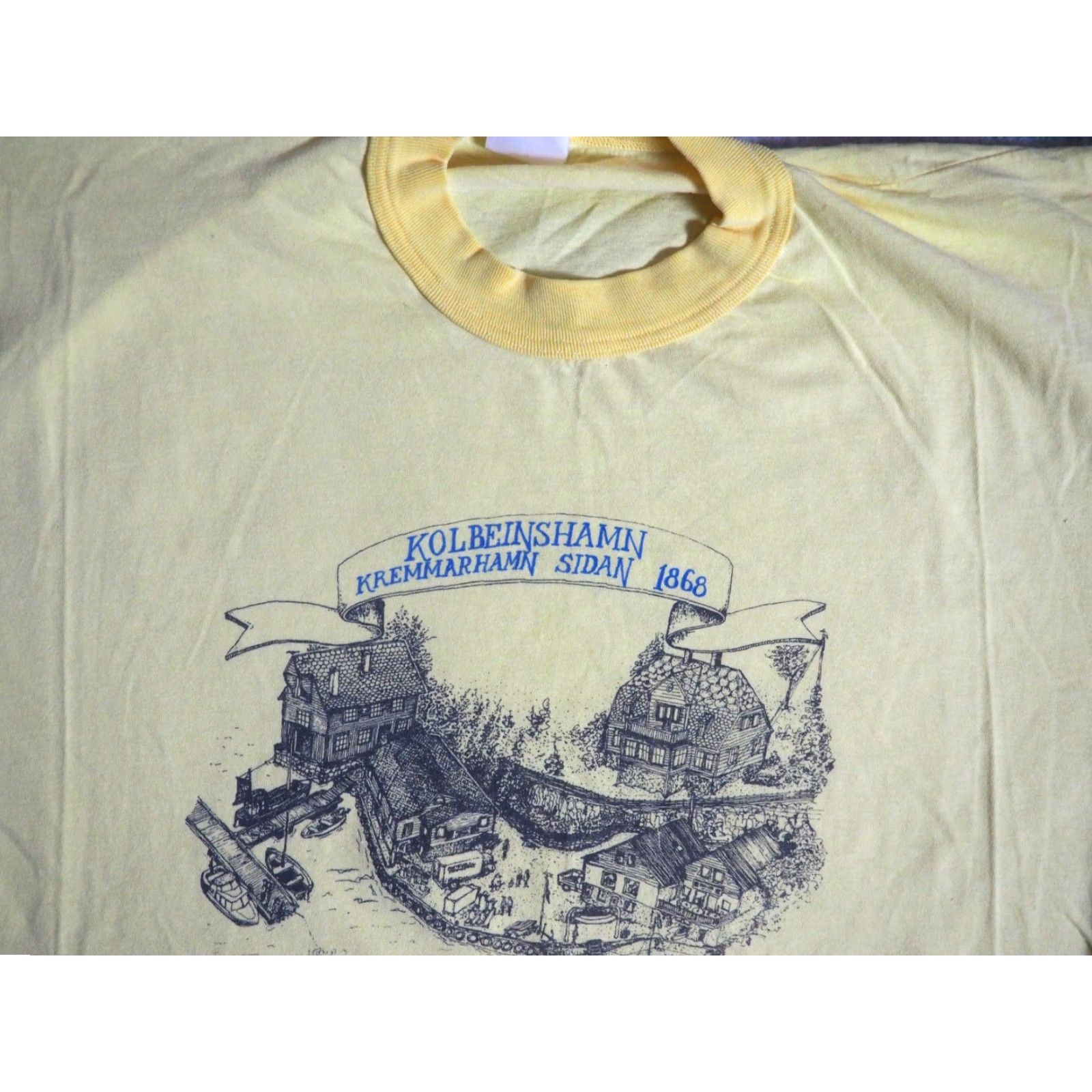 Vintage VINTAGE VTG 90s Norwegian Kolbeinshamn Village Pastel Yellow Euro Tee T-Shirt Mens M Size US M / EU 48-50 / 2 - 6 Thumbnail